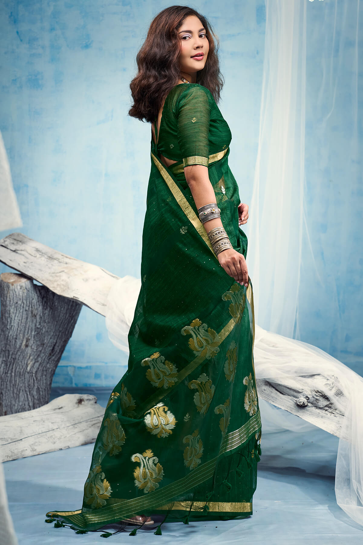 Stunner Green Pure Munga Cotton Silk Saree With Lustrous Blouse Piece
