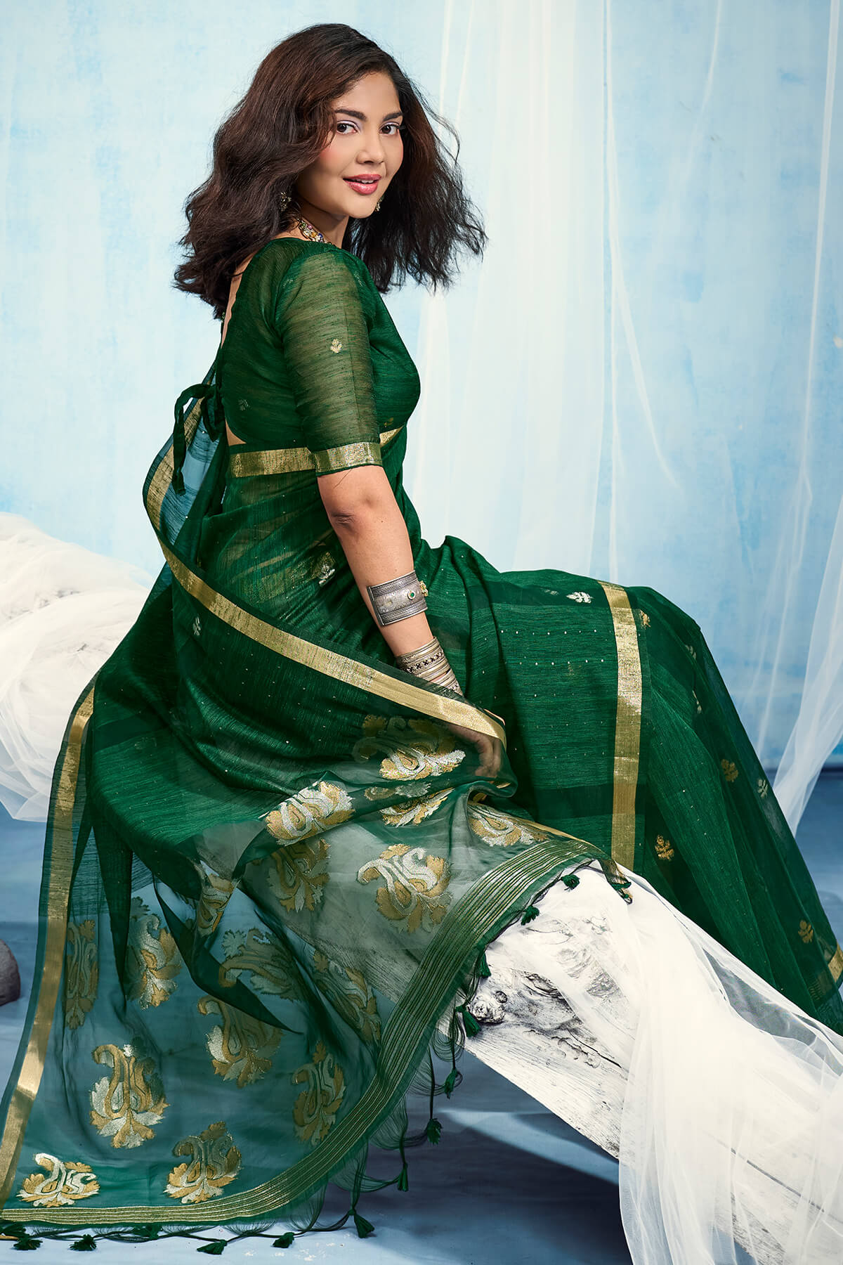 Stunner Green Pure Munga Cotton Silk Saree With Lustrous Blouse Piece