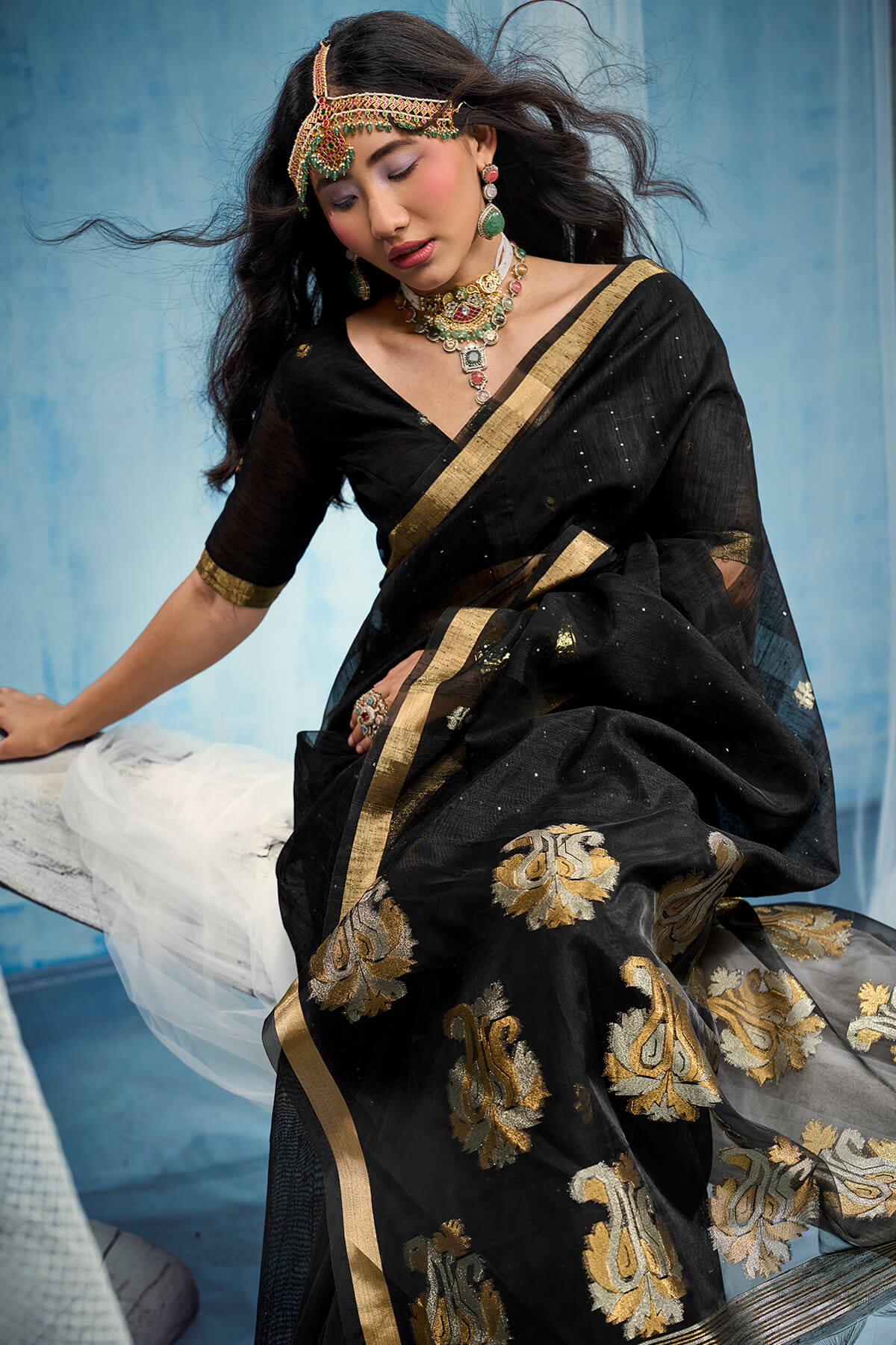 Embrocation Black Pure Munga Cotton Silk Saree With Deserving Blouse Piece