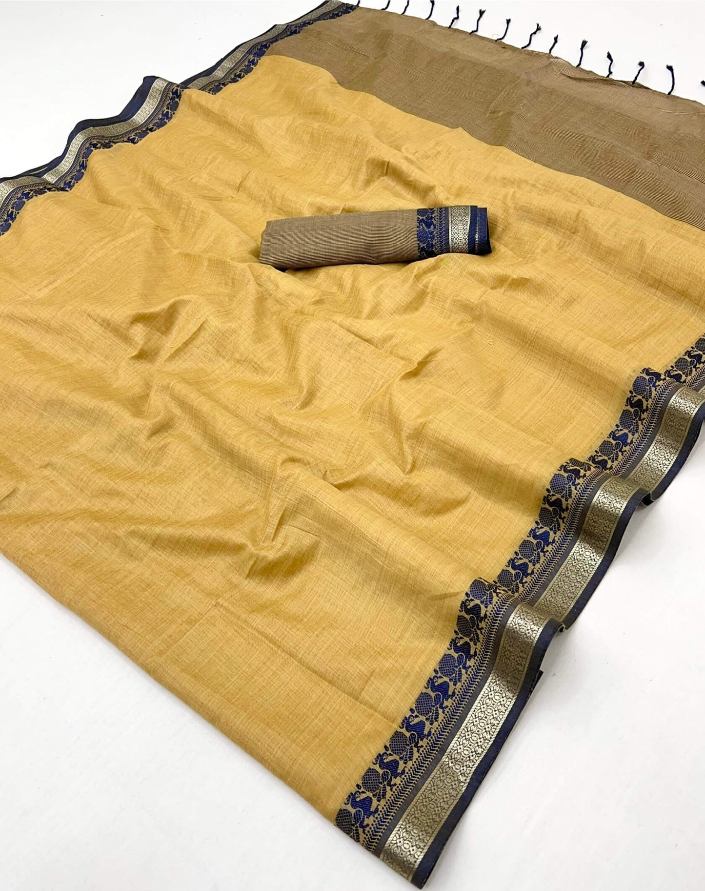 Pretty Dark Beige Cotton Silk Saree With Chatoyant Blouse Piece