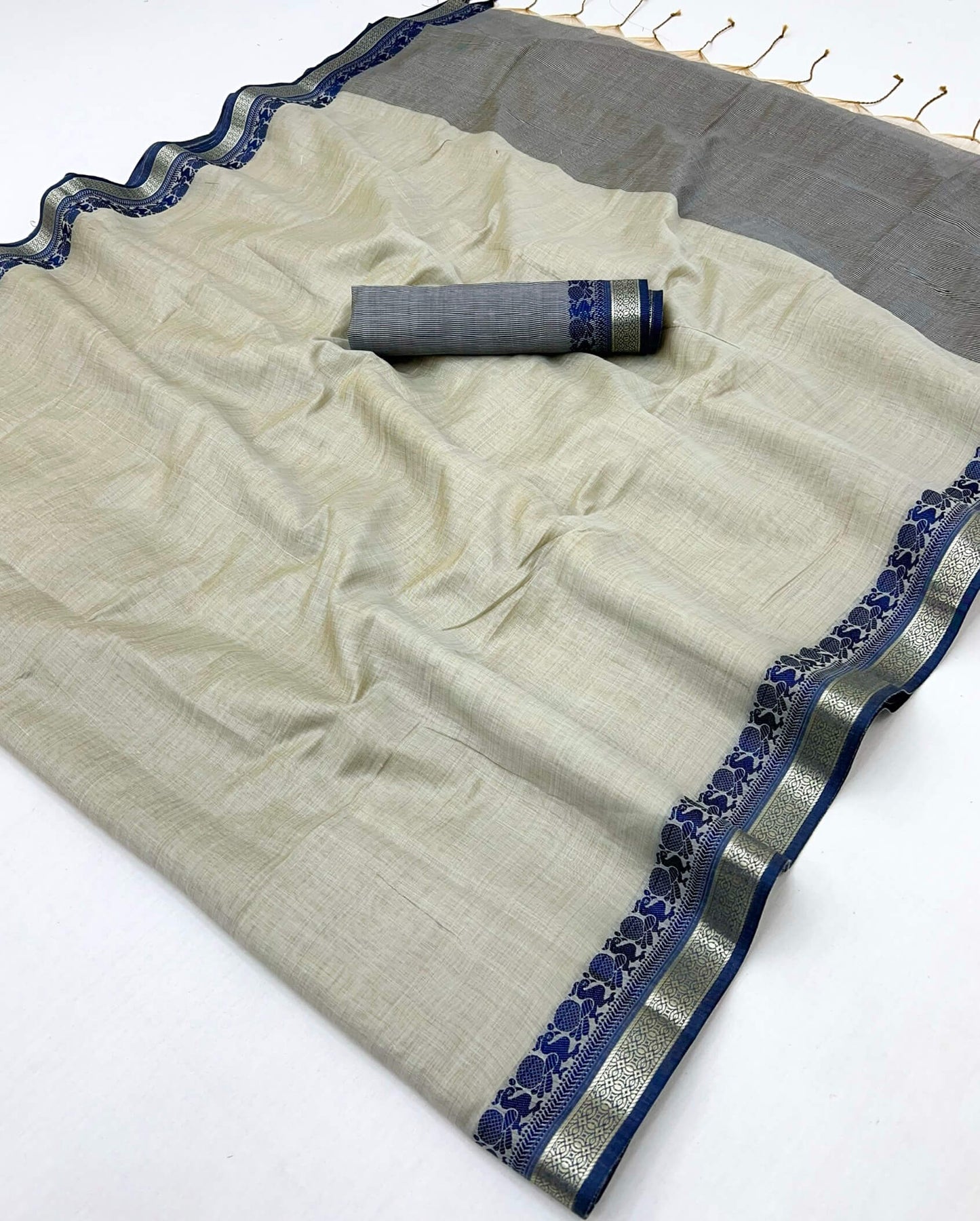 Excellent Grey Cotton Silk Saree With Quintessential Blouse Piece