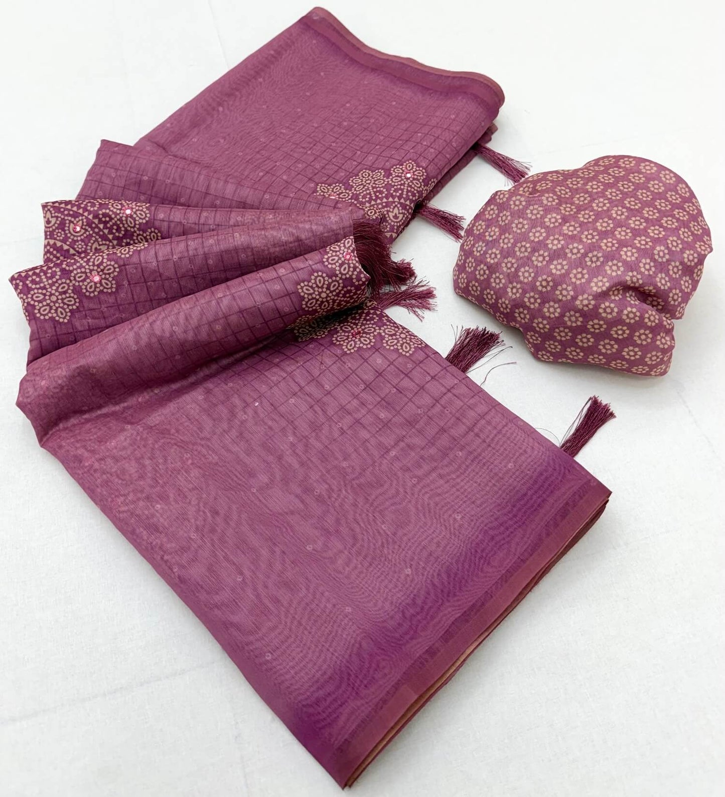 Artistic Pink Printed Cotton Silk Saree With Gleaming Blouse Piece