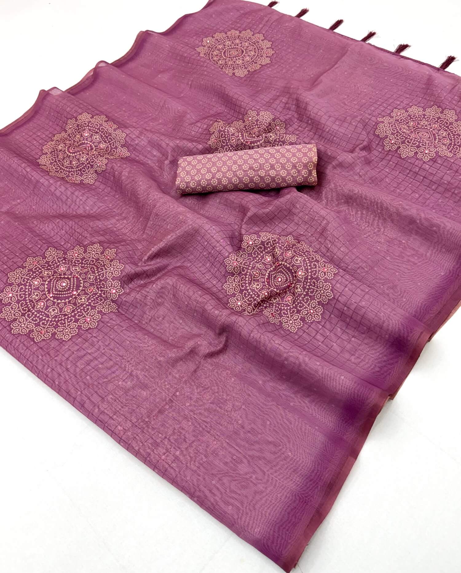 Artistic Pink Printed Cotton Silk Saree With Gleaming Blouse Piece