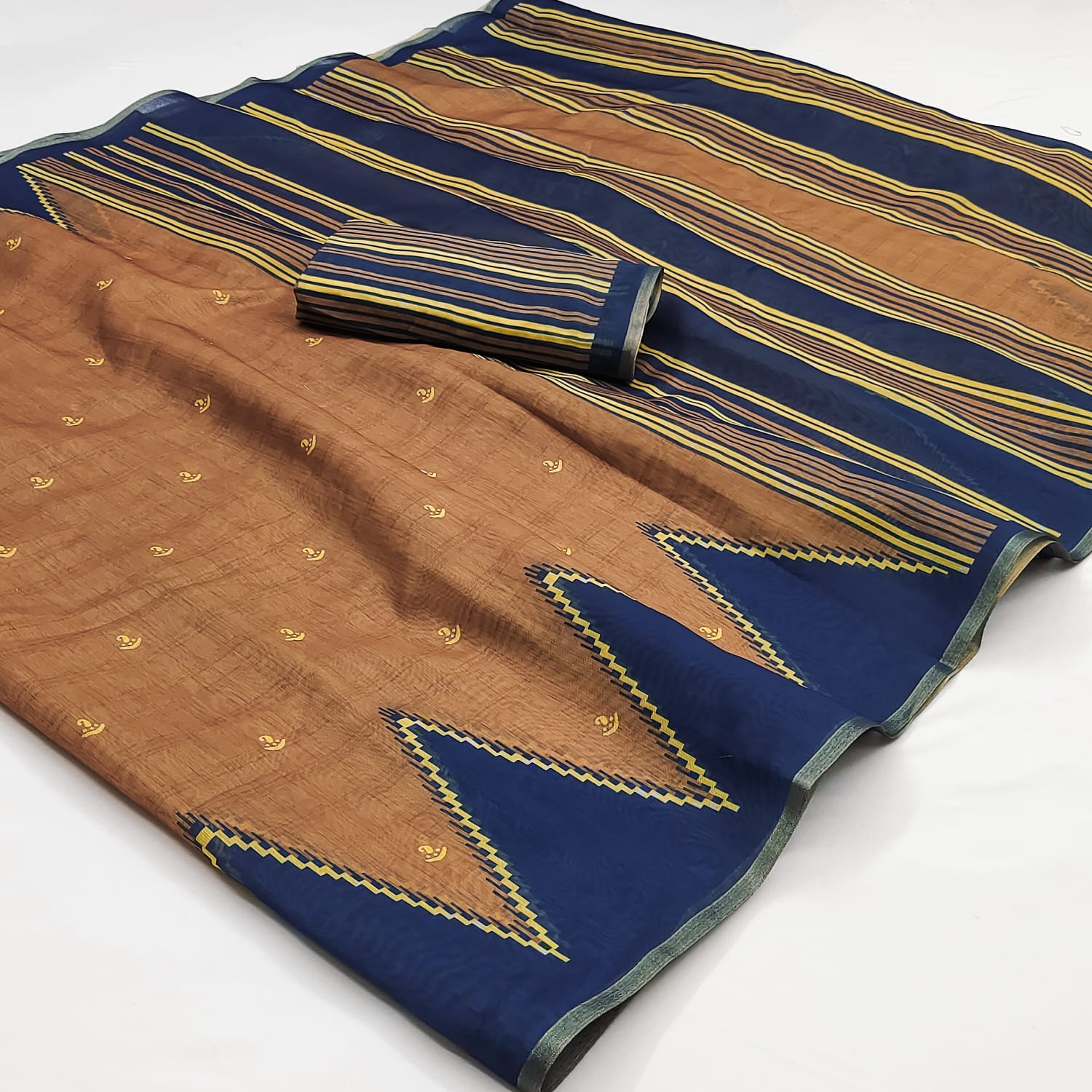 Whimsical Brown Printed Cotton Silk Saree With Hypnotic Blouse Piece