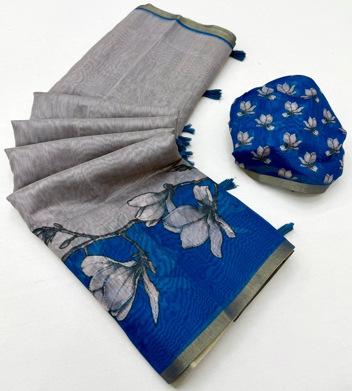 Quintessential Grey Printed Cotton Silk Saree With Chatoyant Blouse Piece