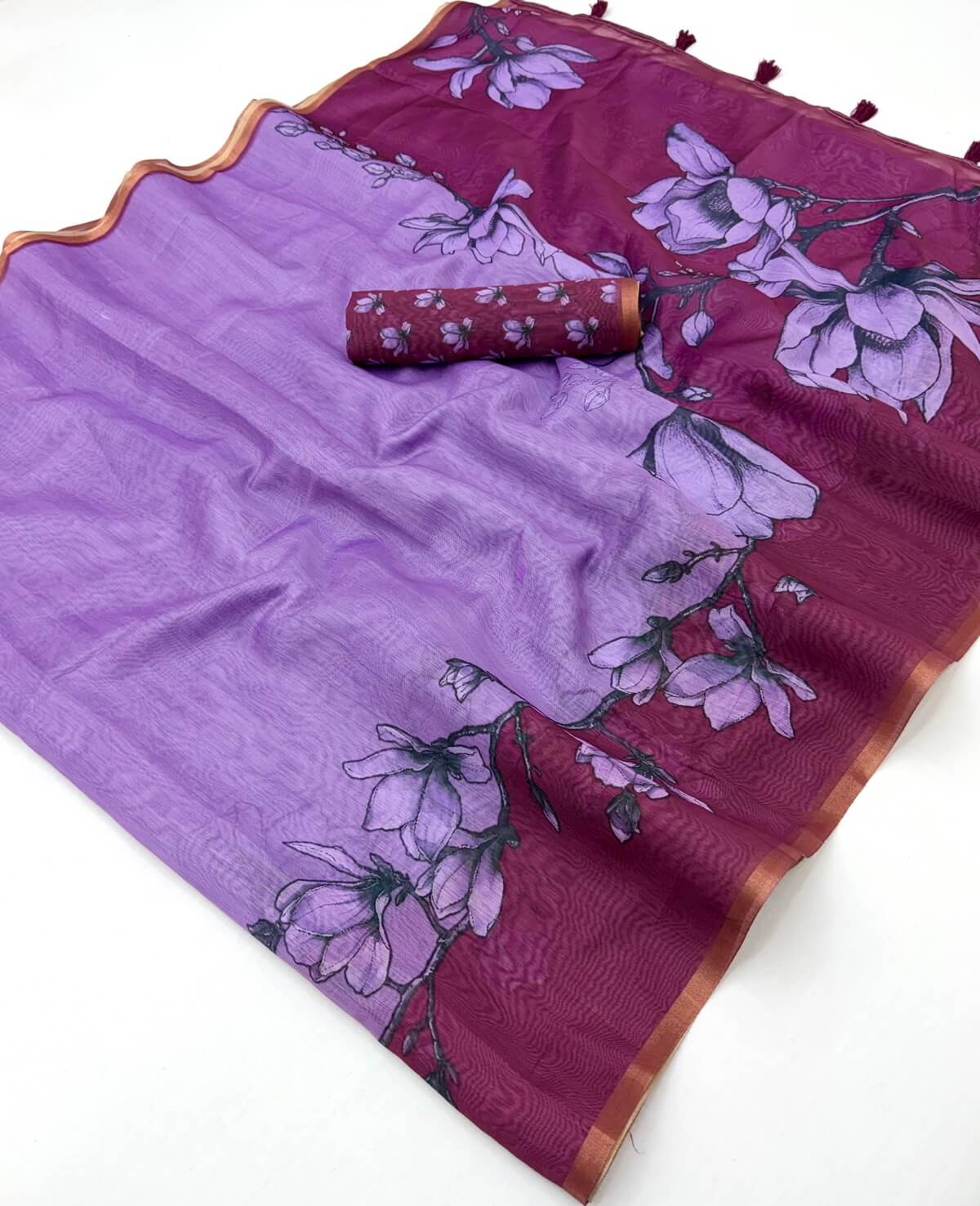 Tantalizing Lavender Printed Cotton Silk Saree With Sempiternal Blouse Piece