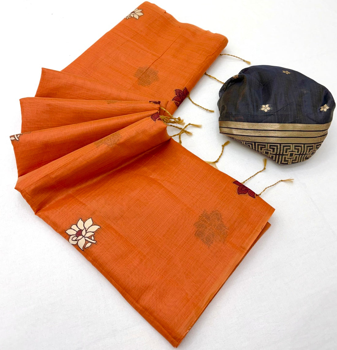 Magnificat Orange Pure Munga Cotton Silk Saree With Aplomb Blouse Piece