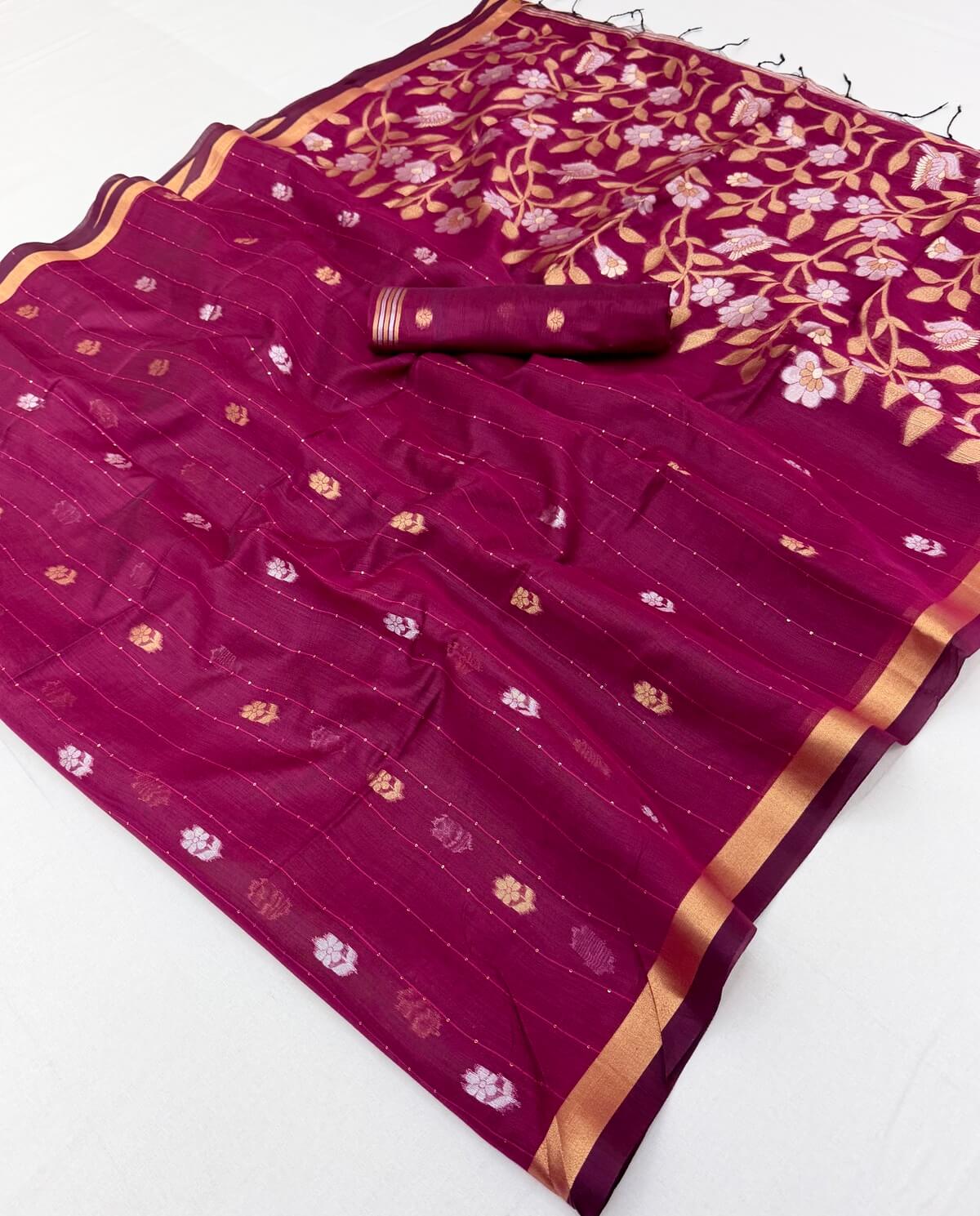 Engaging Wine Pure Munga Cotton Saree With Smart Blouse Piece