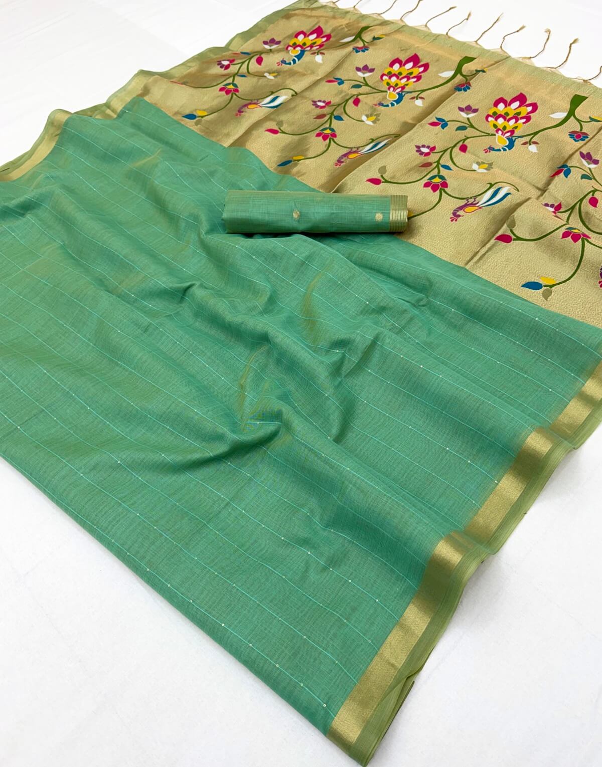 Comely Green Linen Silk Paithani Saree With Tremendous Blouse Piece