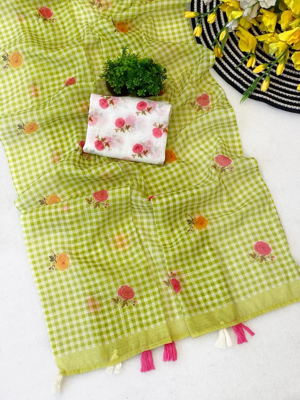 Brood Green Printed Linen Silk Saree With Charming Blouse Piece