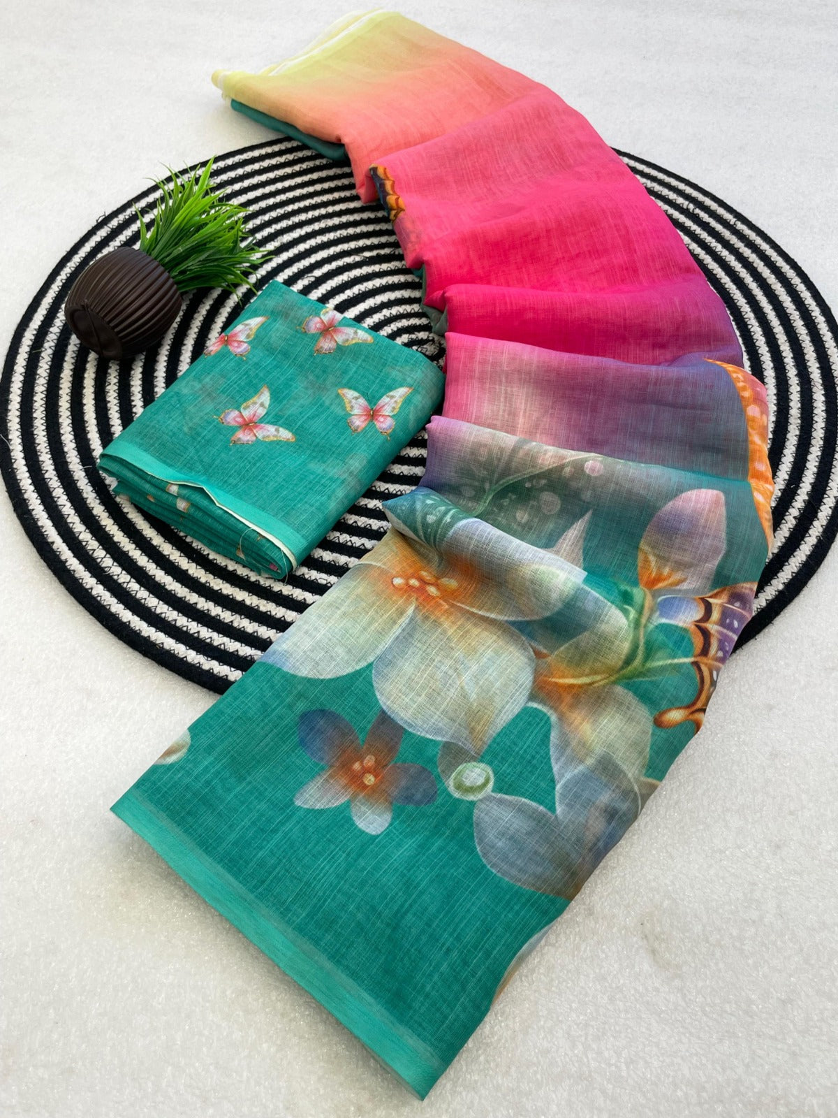 Imbrication Multicolor Printed Linen Silk Saree With Glorious Blouse Piece