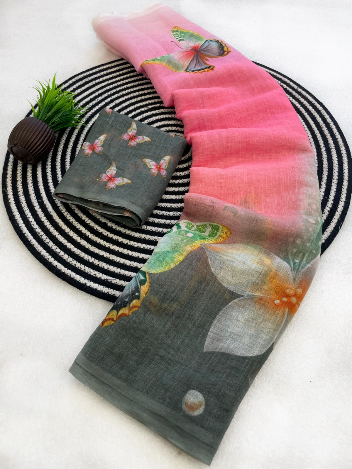 Evocative Multicolor Printed Linen Silk Saree With Enchanting Blouse Piece