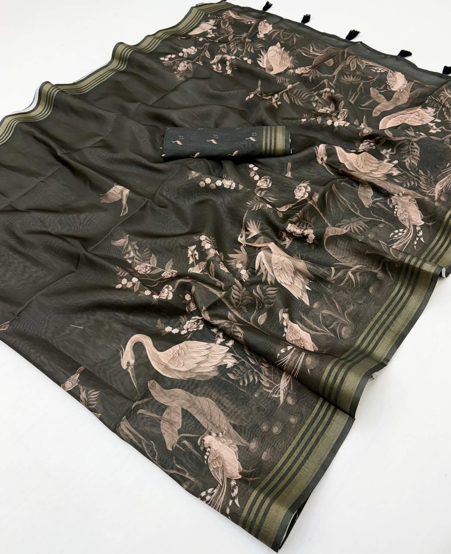 Pretty Dark Green Printed Cotton Silk Saree With Chatoyant Blouse Piece
