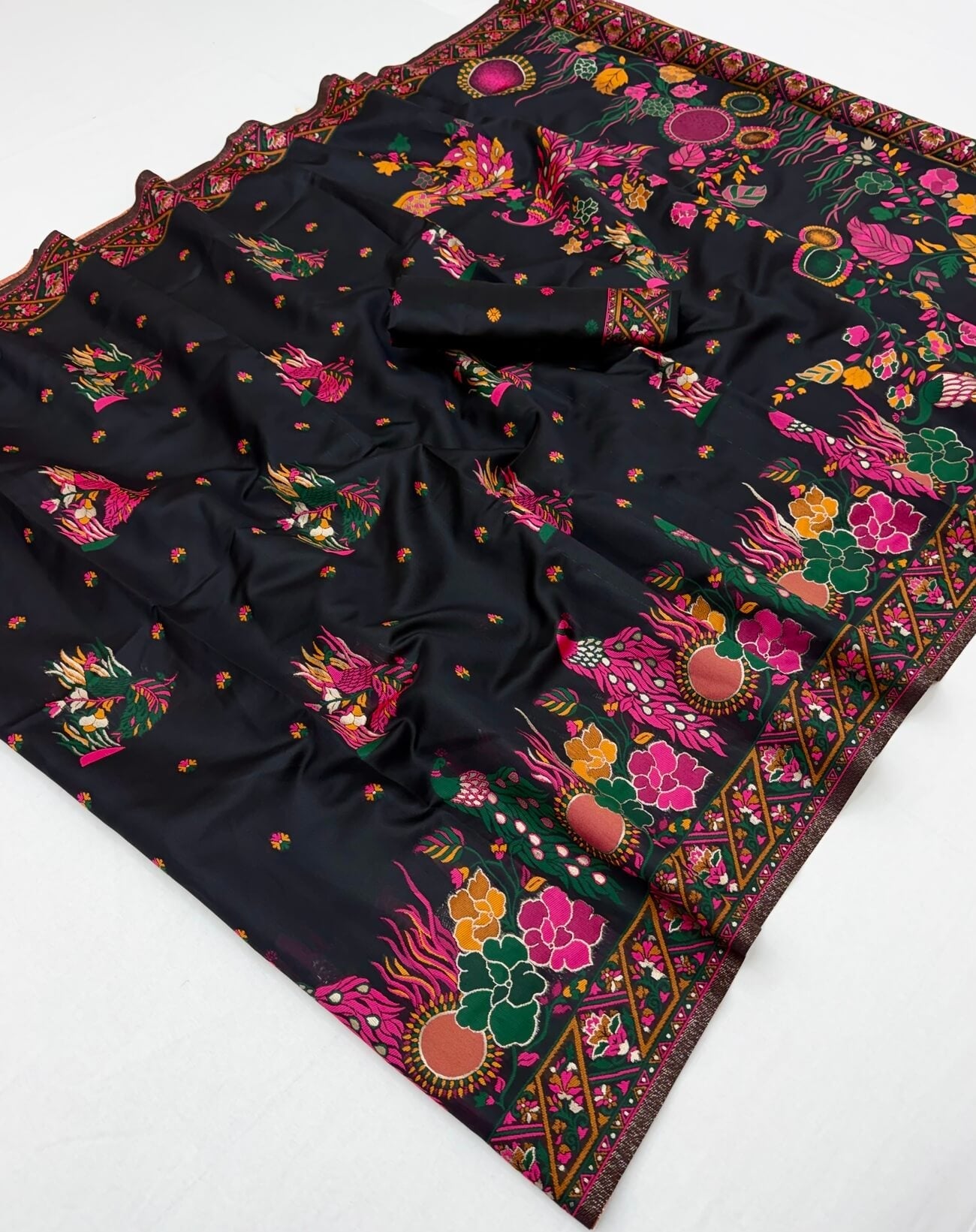 Sensational Black Pashmina Silk Saree With Evanescent Blouse Piece