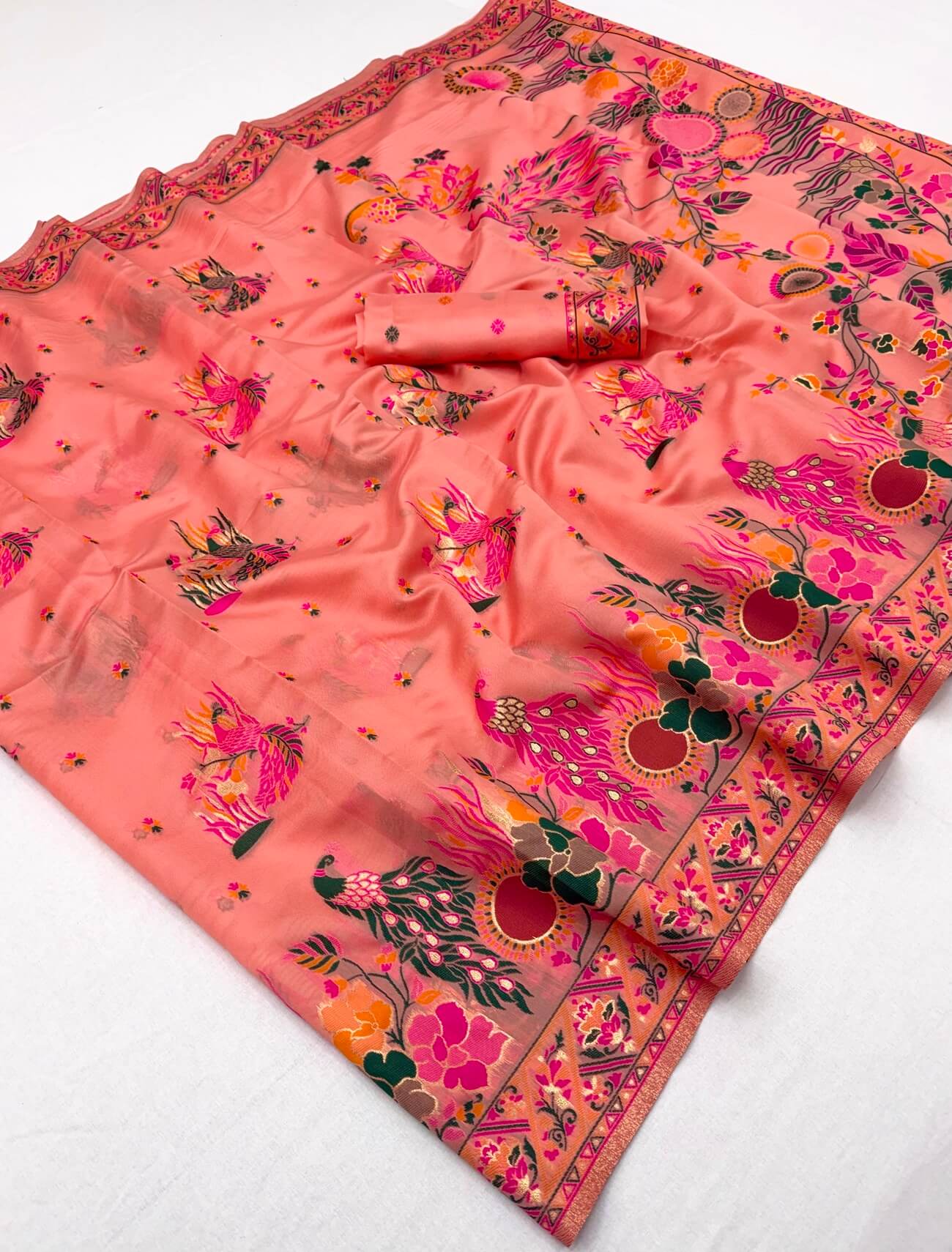 Pulsating Peach Pashmina Silk Saree With Comely Blouse Piece