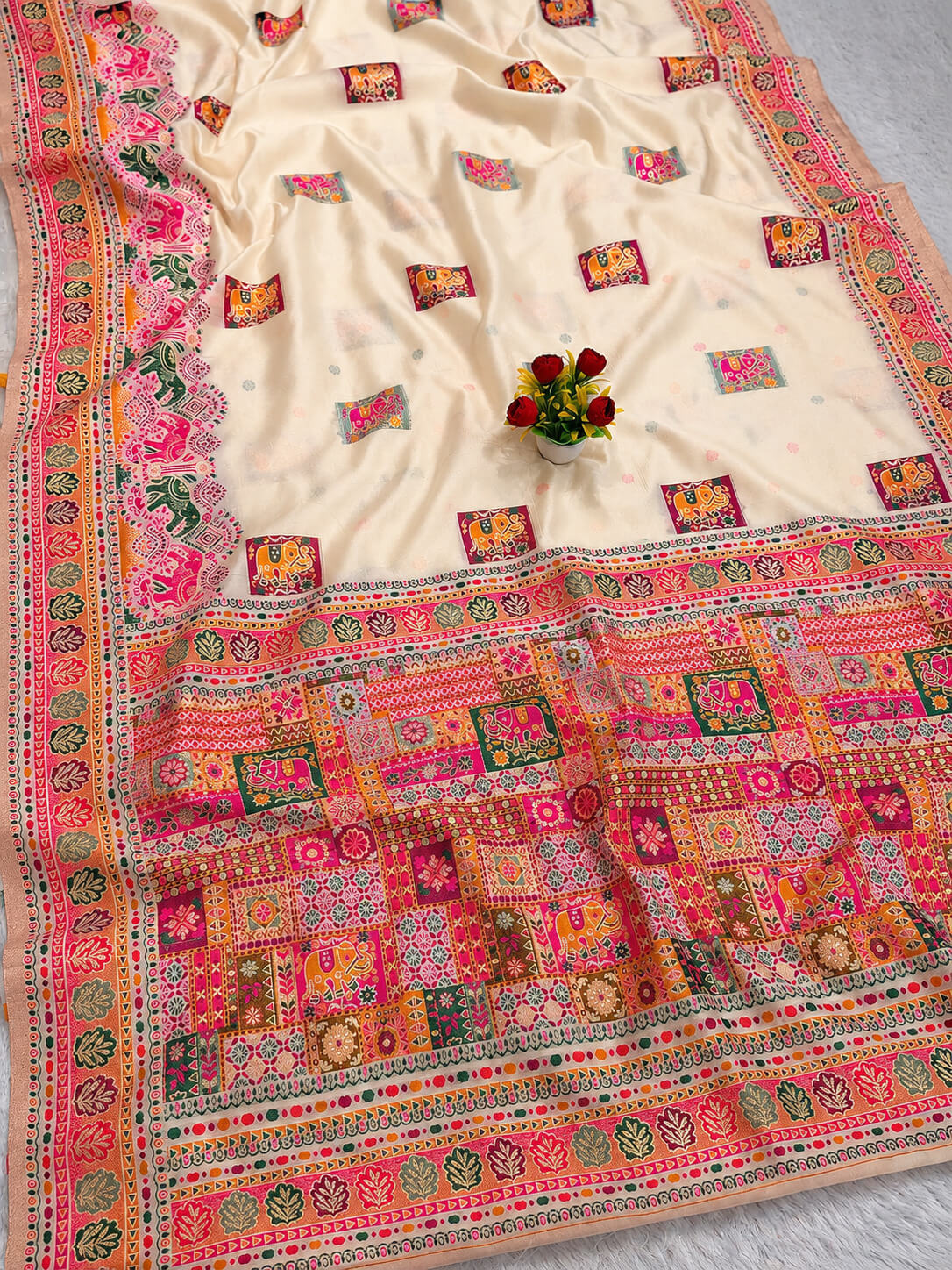 Proficient Beige Pashmina Silk Saree With Dulcet Blouse Piece