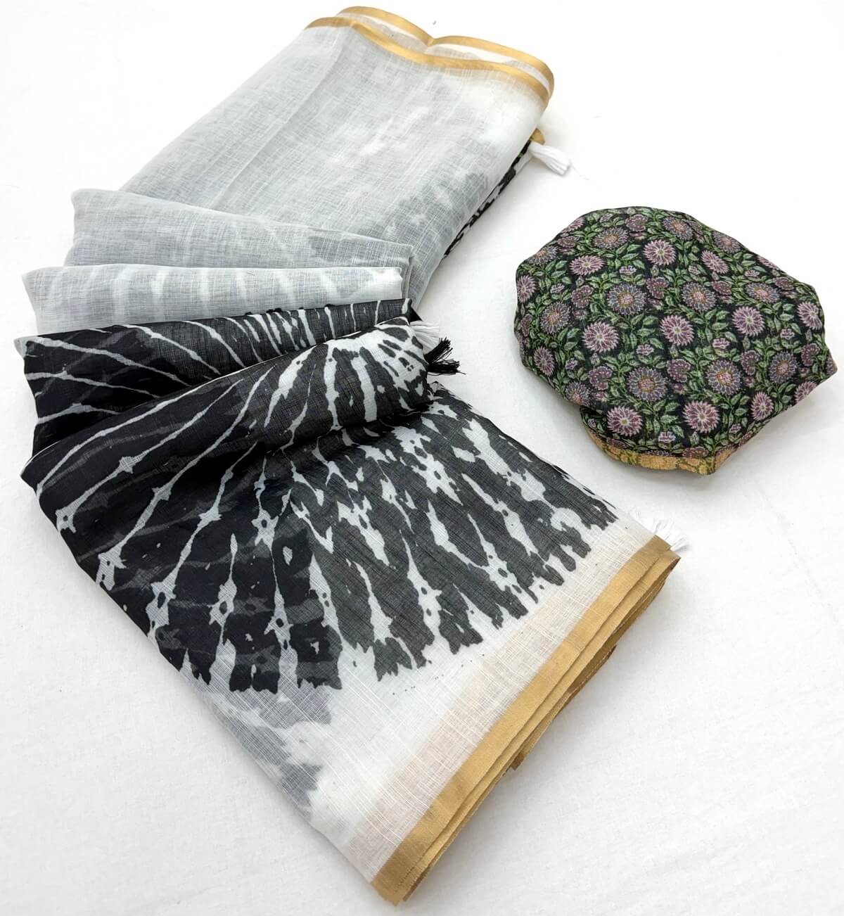 Fairytale Off White Printed Cotton Silk Saree With Quixotic Blouse Piece