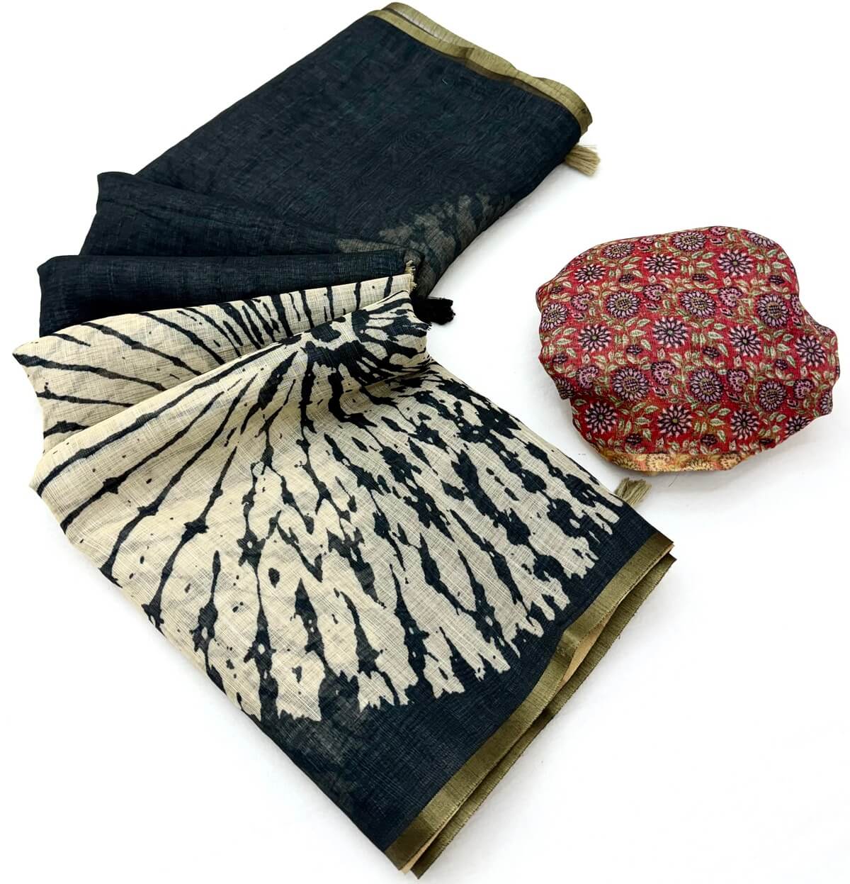 Proficient Black Printed Cotton Silk Saree With Amiable Blouse Piece