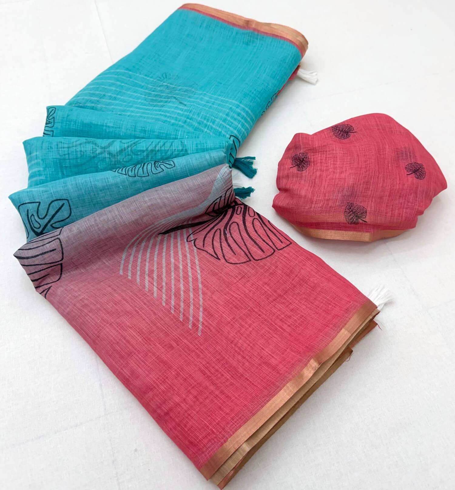 Outstanding Sky and Pink Printed Cotton Silk Saree With Gratifying Blouse Piece