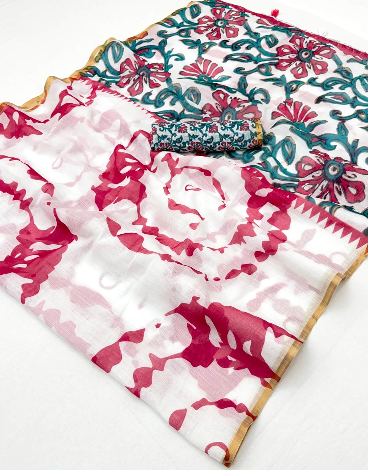 Bucolic Off White Printed Cotton Silk Saree With Fancifull Blouse Piece