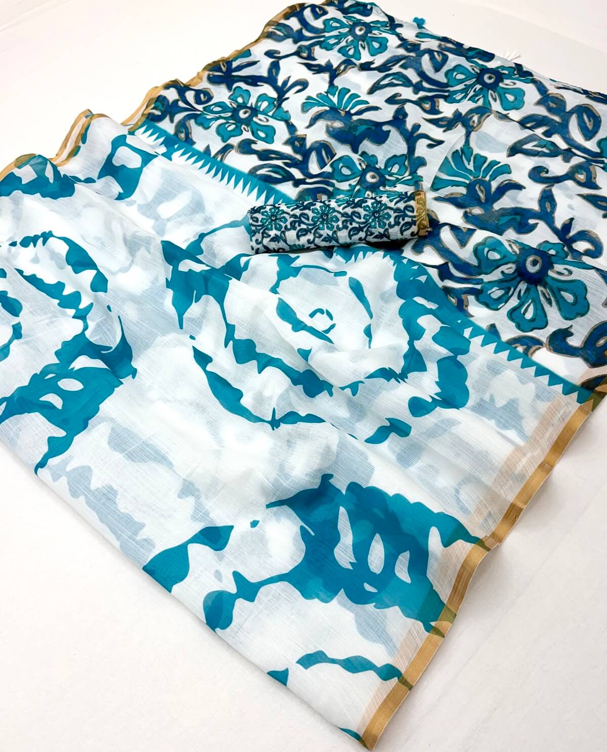 Flaunt Off White Printed Cotton Silk Saree With Rhapsodic Blouse Piece