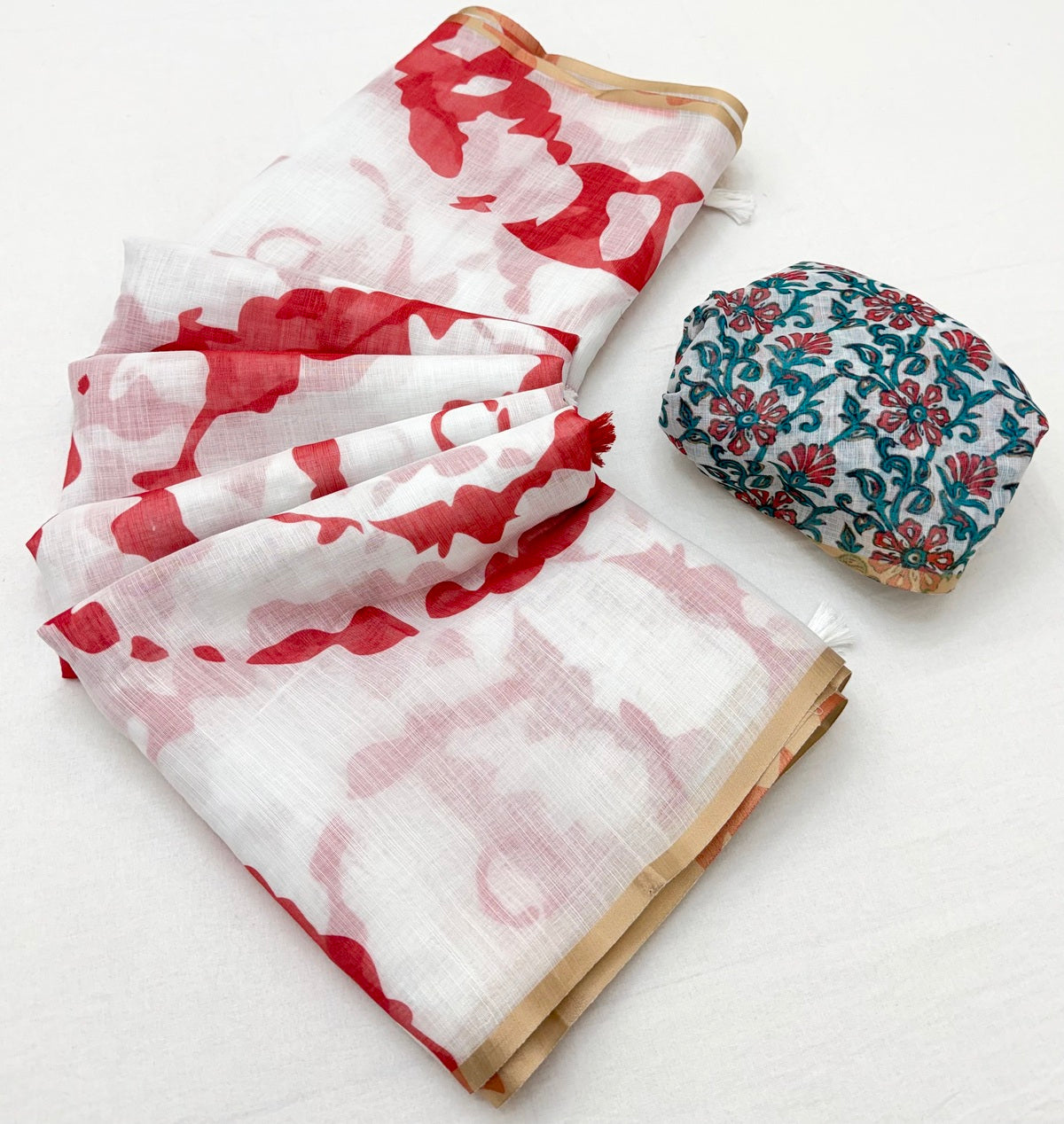 Ethnic Off White Printed Cotton Silk Saree With Demanding Blouse Piece