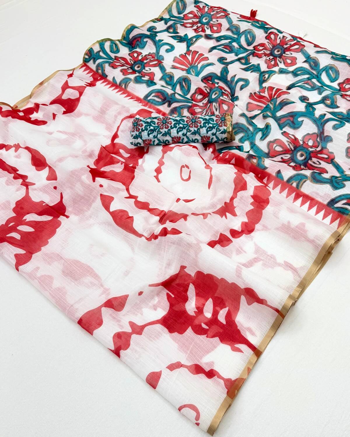 Ethnic Off White Printed Cotton Silk Saree With Demanding Blouse Piece
