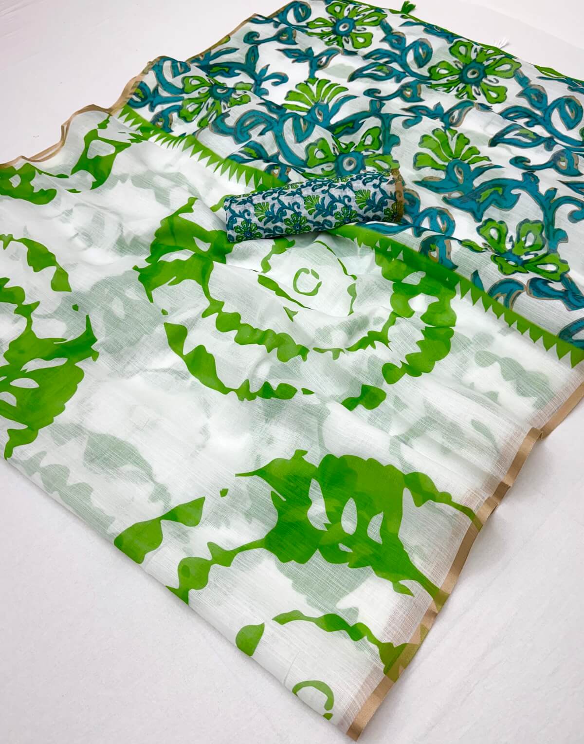 Delightful Off White Printed Cotton Silk Saree With Prettiest Blouse Piece