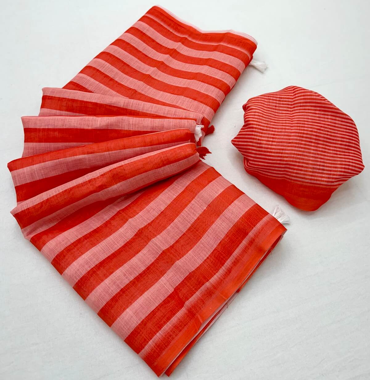 Ephemeral Red Printed Cotton Silk Saree With Piquant Blouse Piece