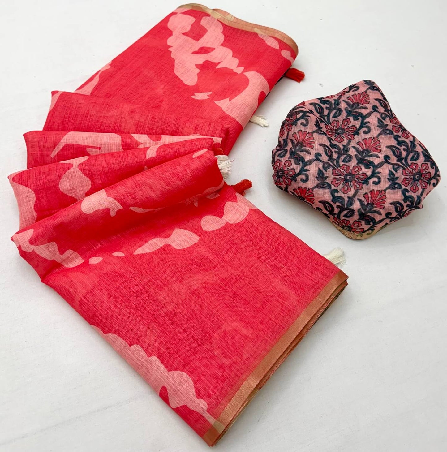Whimsical Pink Printed Cotton Silk Saree With Hypnotic Blouse Piece