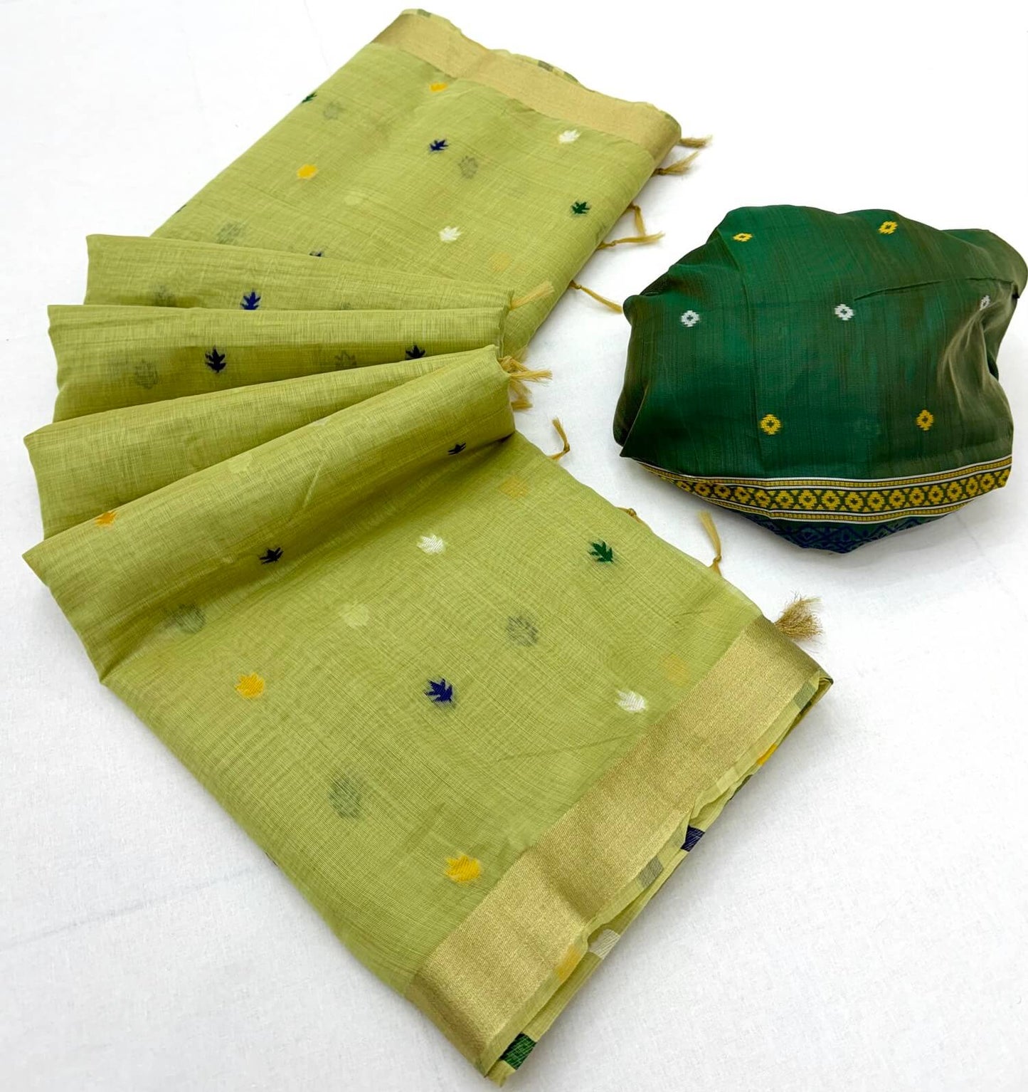 Alluring Green Pure Munga Cotton Silk Saree With Unique Blouse Piece