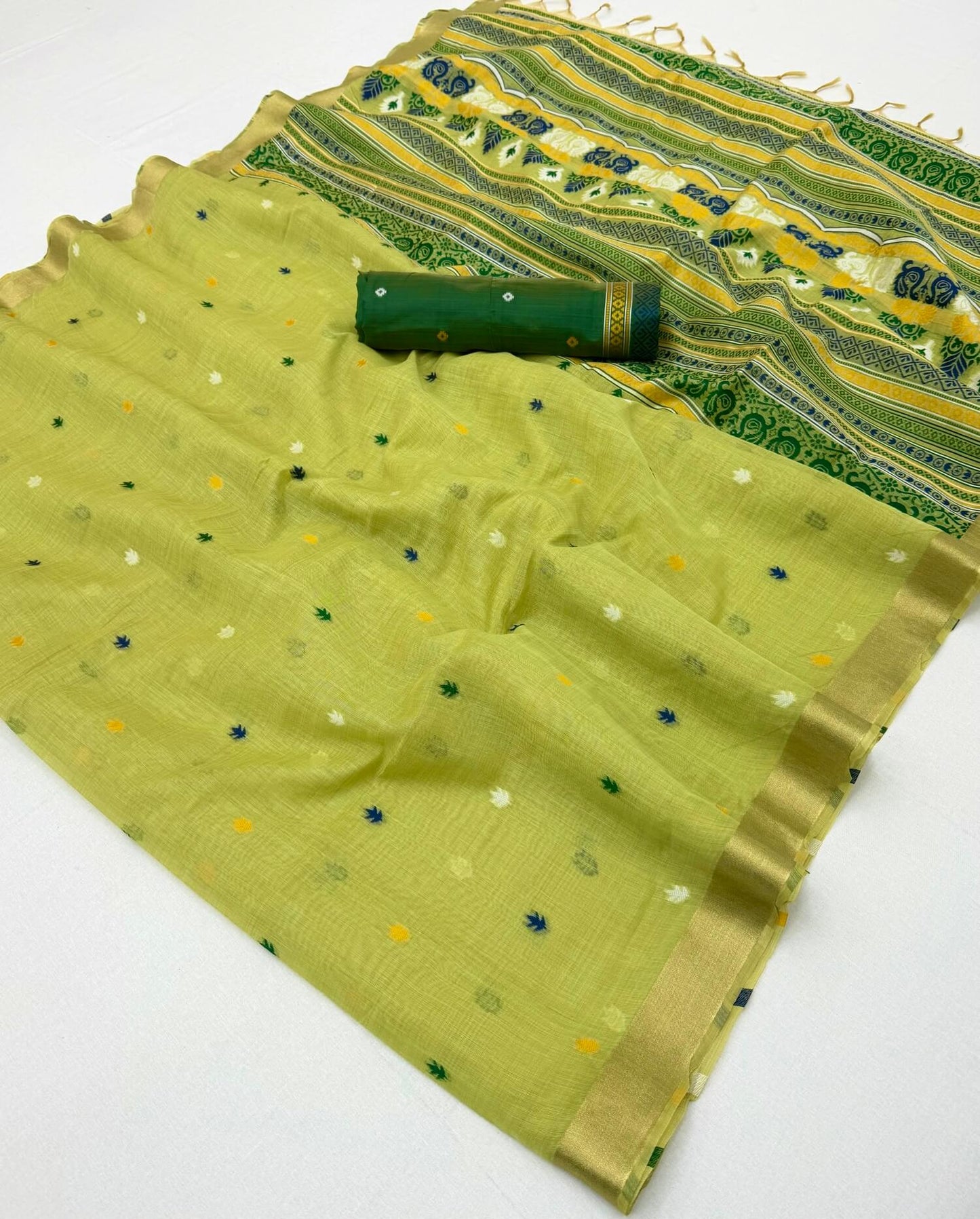 Alluring Green Pure Munga Cotton Silk Saree With Unique Blouse Piece