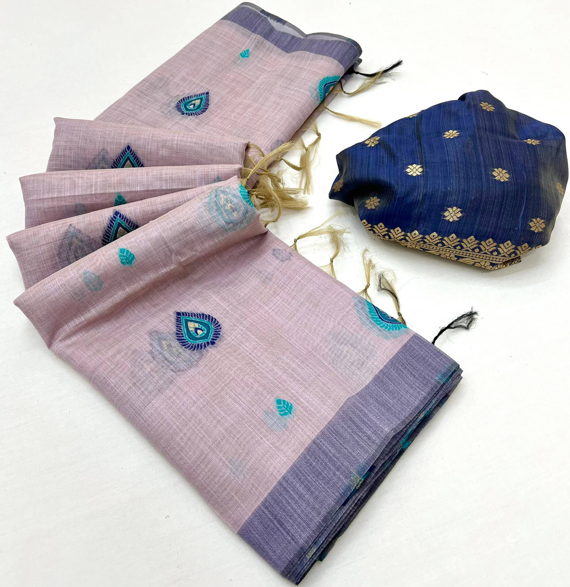 Lassitude Lavender Pure Munga Cotton Silk Saree With Stunning Blouse Piece