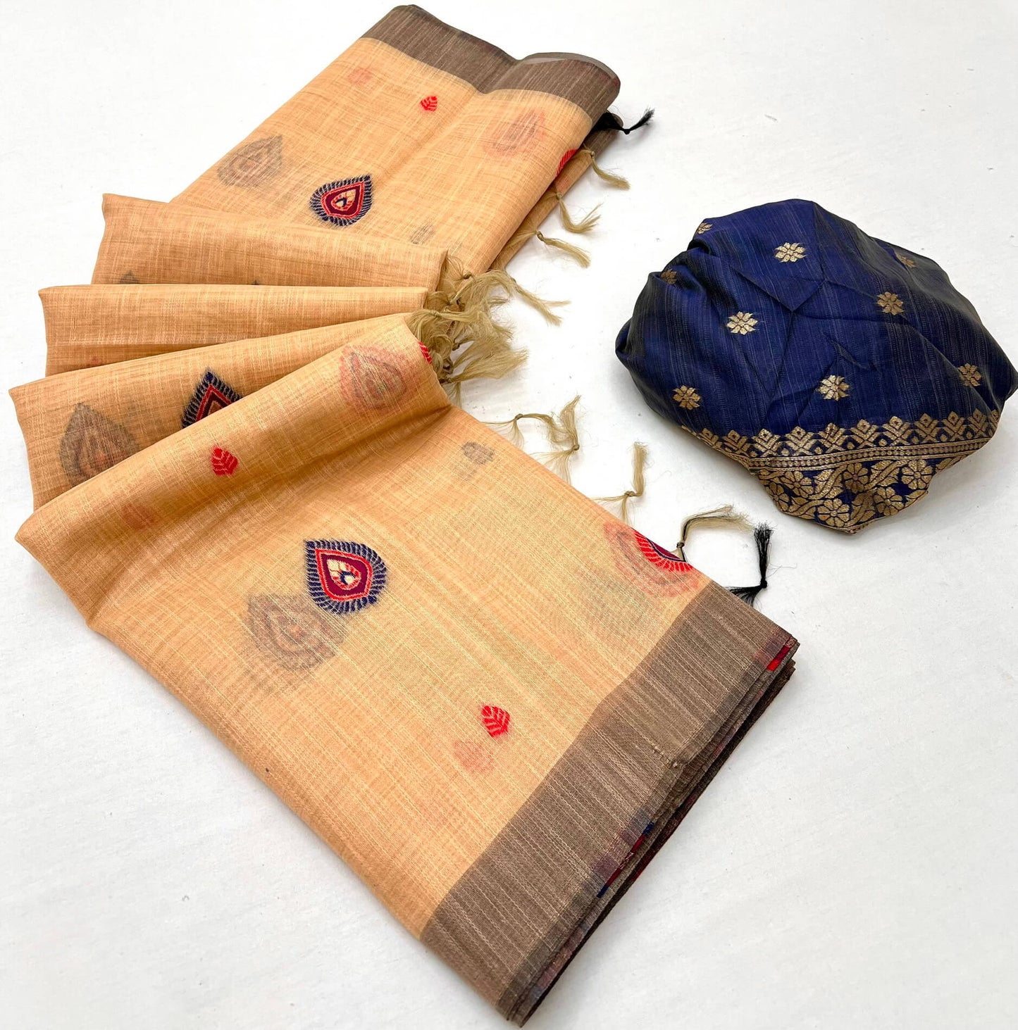 Invaluable Peach Pure Munga Cotton Silk Saree With Fugacious Blouse Piece