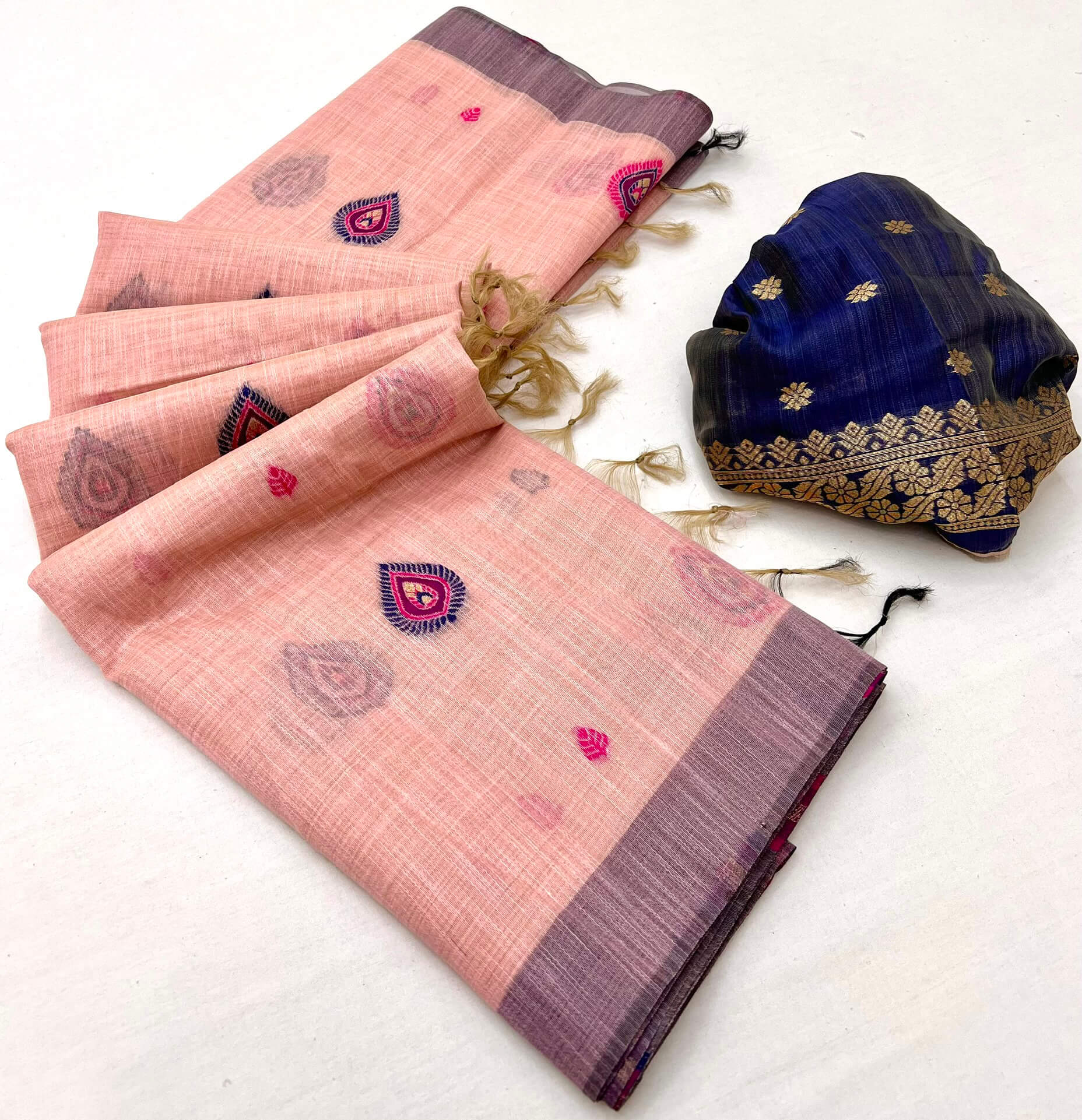 Radiant Pink Pure Munga Cotton Silk Saree With Flameboyant Blouse Piece