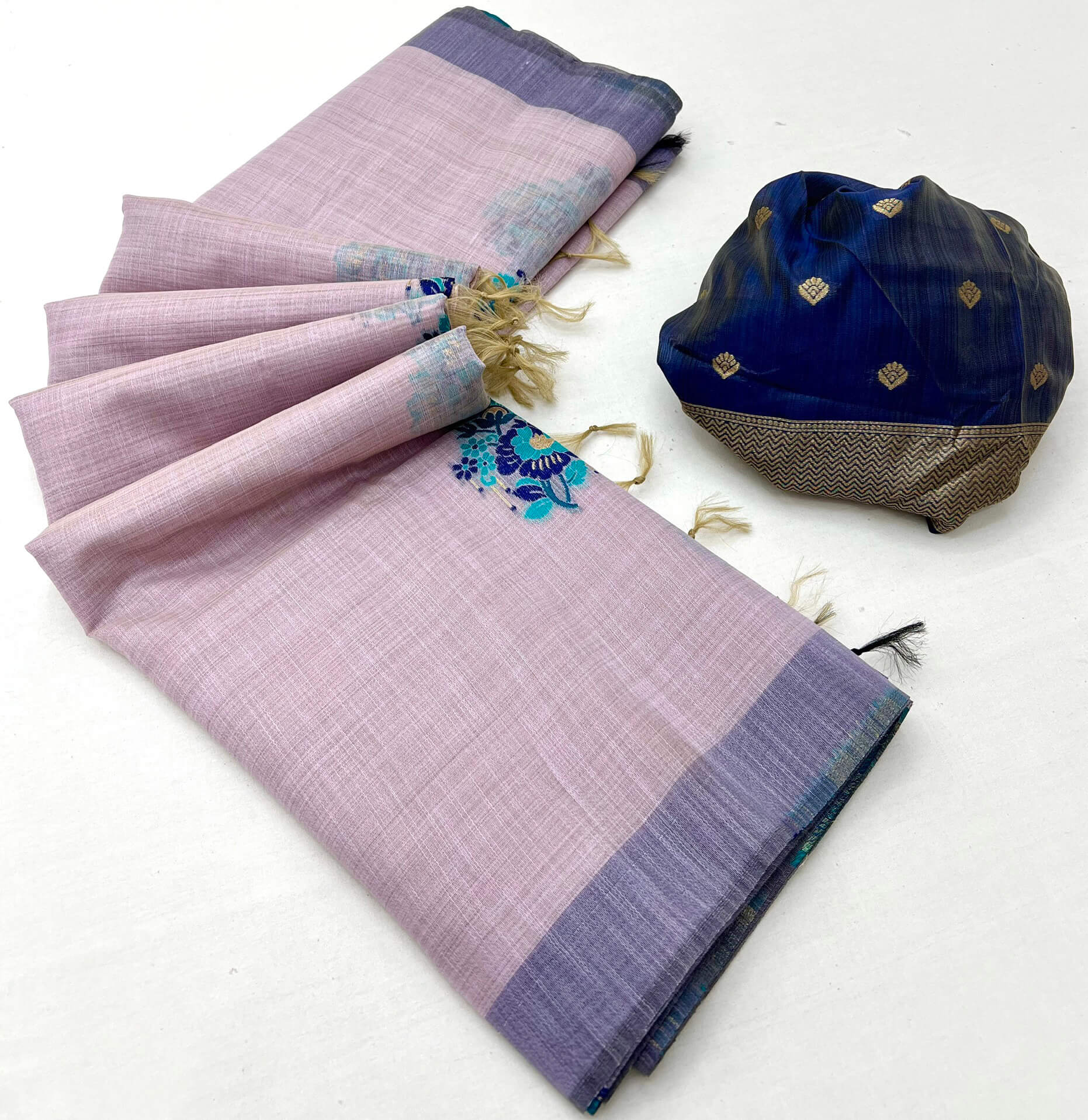 Ratatouille Lavender Pure Munga Cotton Silk Saree With Tantalizing Blouse Piece