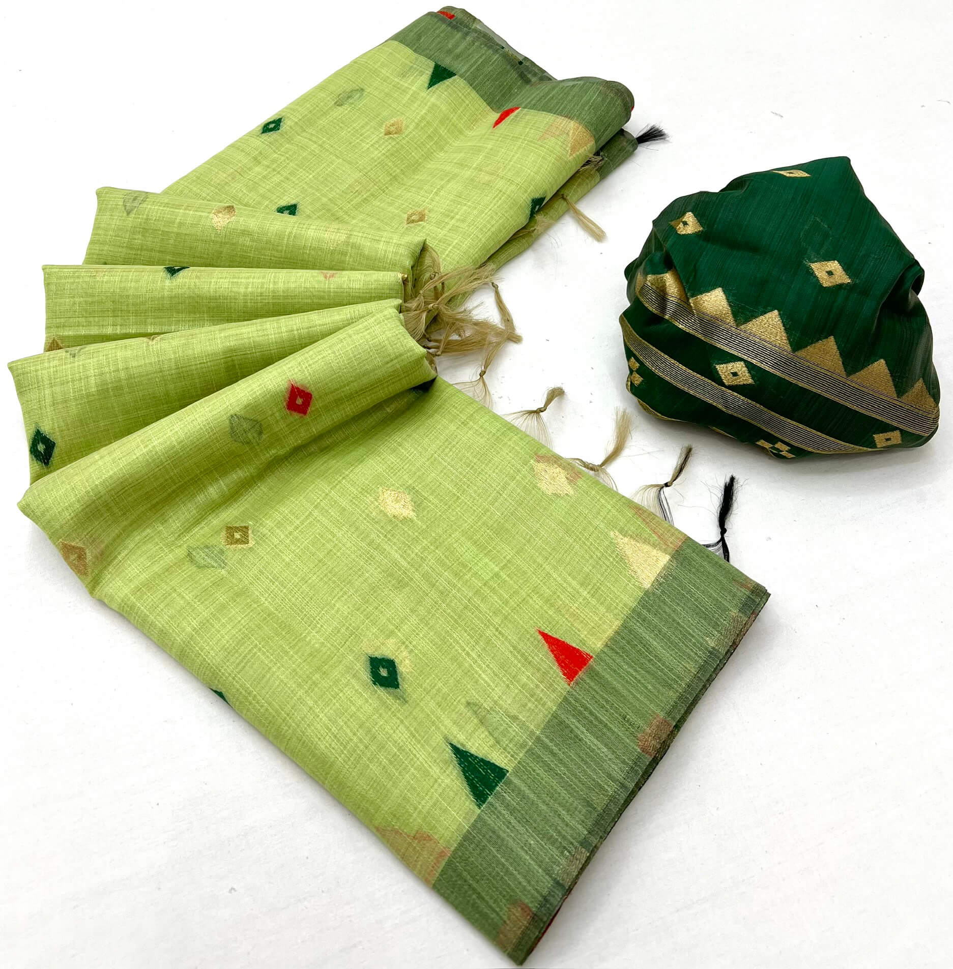 Preferable Green Pure Munga Cotton Silk Saree With Efflorescence Blouse Piece