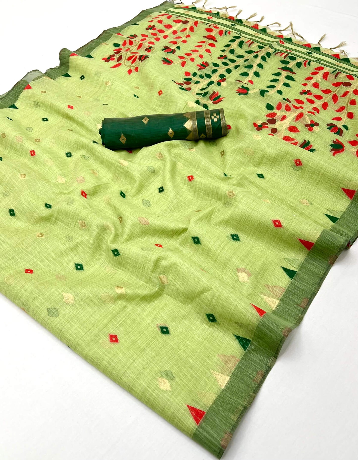 Preferable Green Pure Munga Cotton Silk Saree With Efflorescence Blouse Piece
