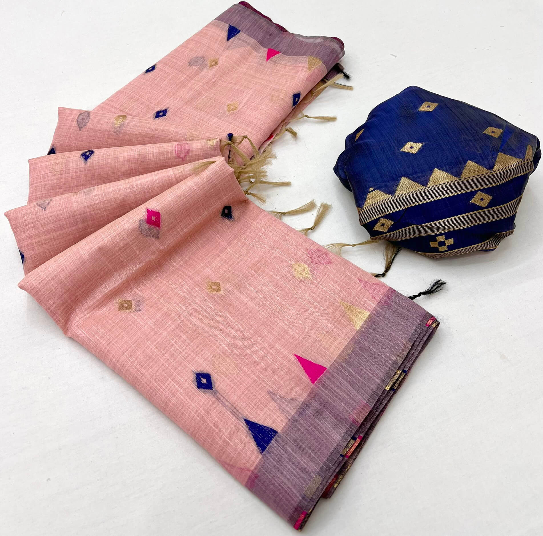 Bucolic Pink Pure Munga Cotton Silk Saree With Enamoring Blouse Piece