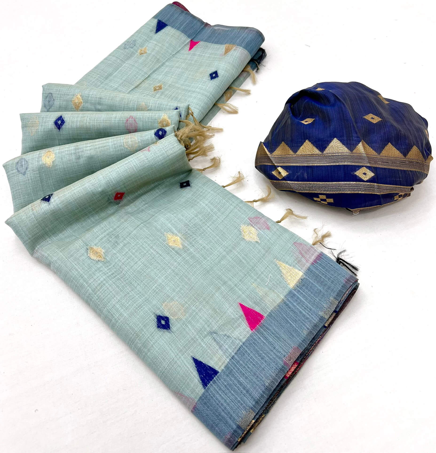 Demanding Sky Pure Munga Cotton Silk Saree With Allure Blouse Piece