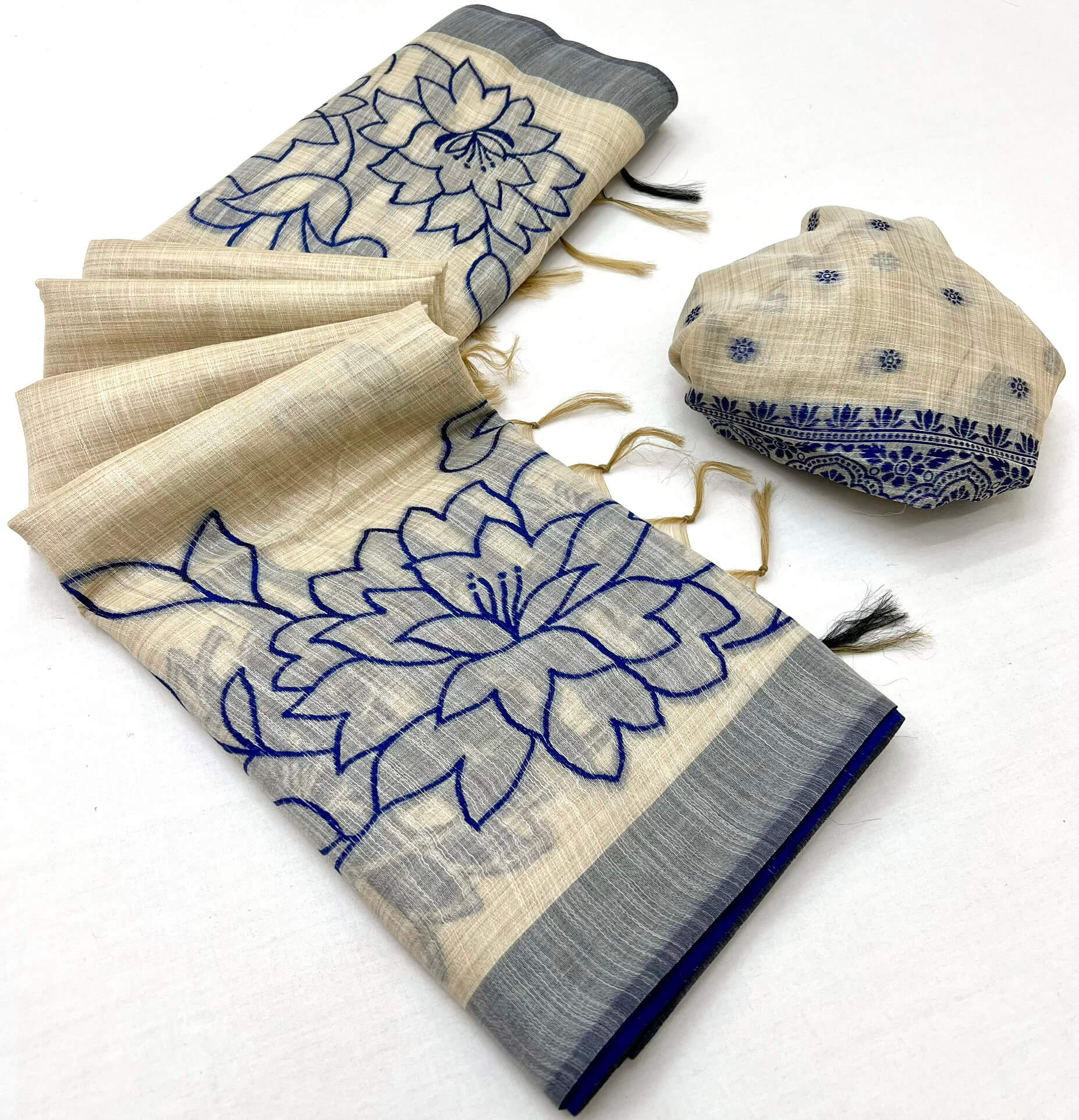 Ethnic Beige Pure Munga Cotton Silk Saree With Engrossing Blouse Piece