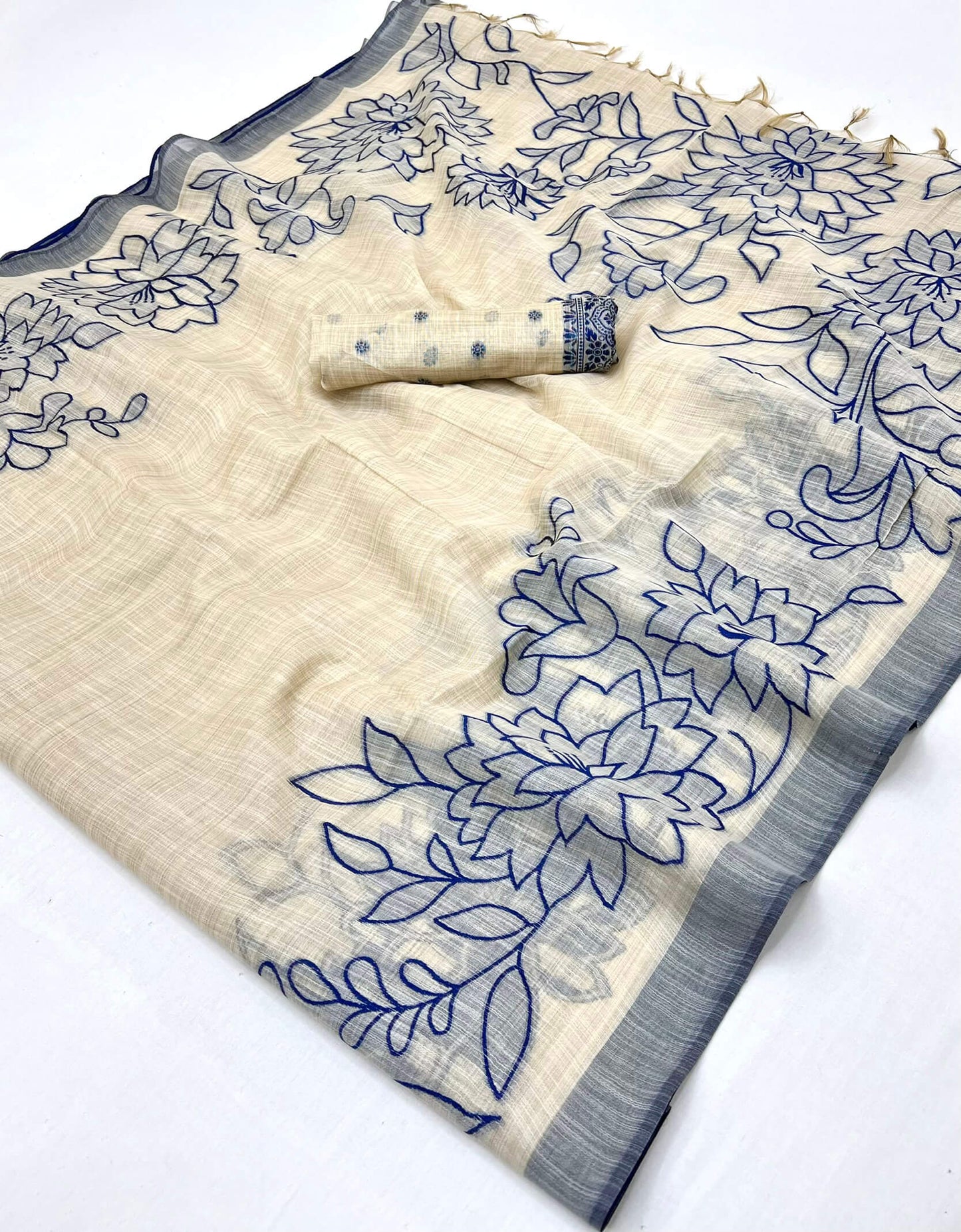 Ethnic Beige Pure Munga Cotton Silk Saree With Engrossing Blouse Piece
