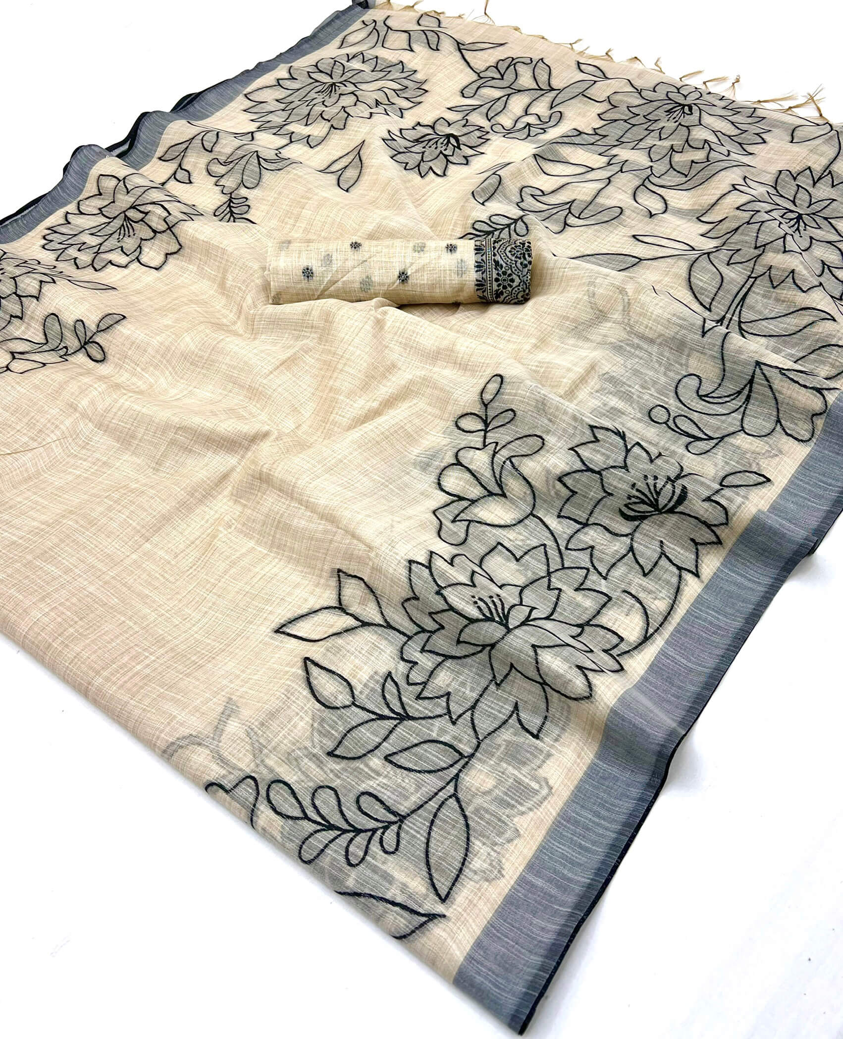 Desiring Beige Pure Munga Cotton Silk Saree With Stunning Blouse Piece