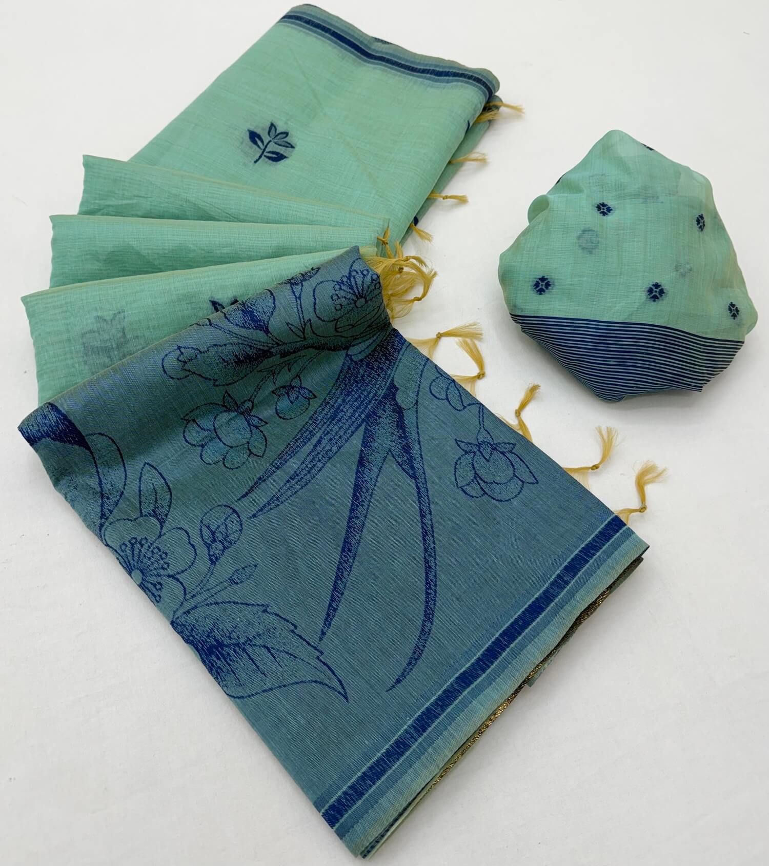 Snappy Turquoise Pure Munga Cotton Silk Saree With Exceptional Blouse Piece
