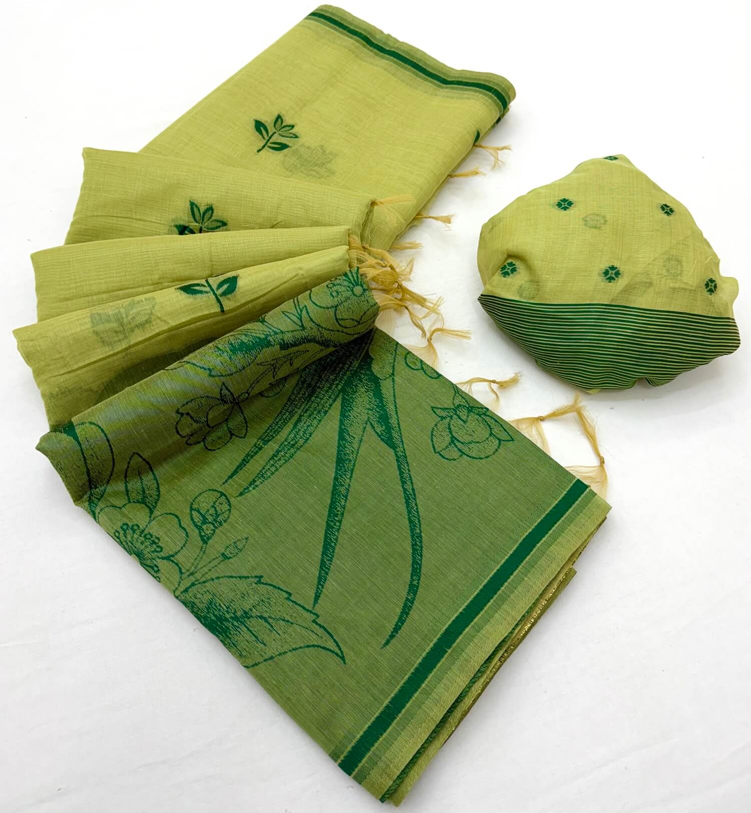Fancifull Green Pure Munga Cotton Silk Saree With Vibrant Blouse Piece