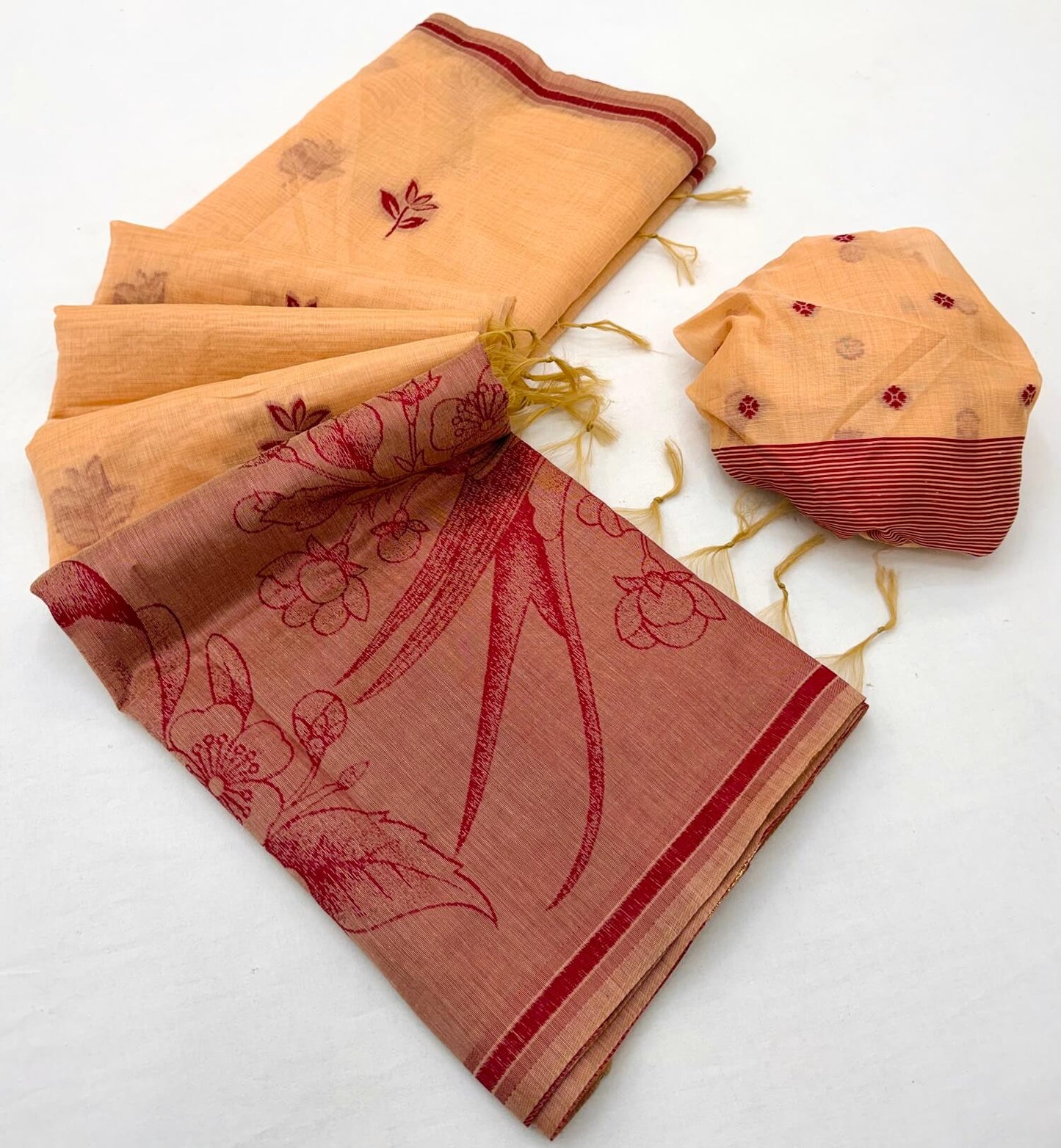 Staggering Peach Pure Munga Cotton Silk Saree With Diaphanous Blouse Piece
