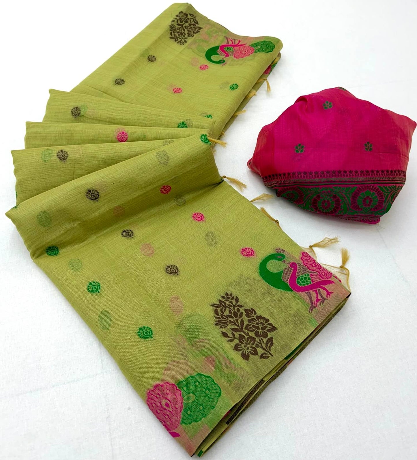 Artistic Green Pure Munga Cotton Silk Saree With Gleaming Blouse Piece