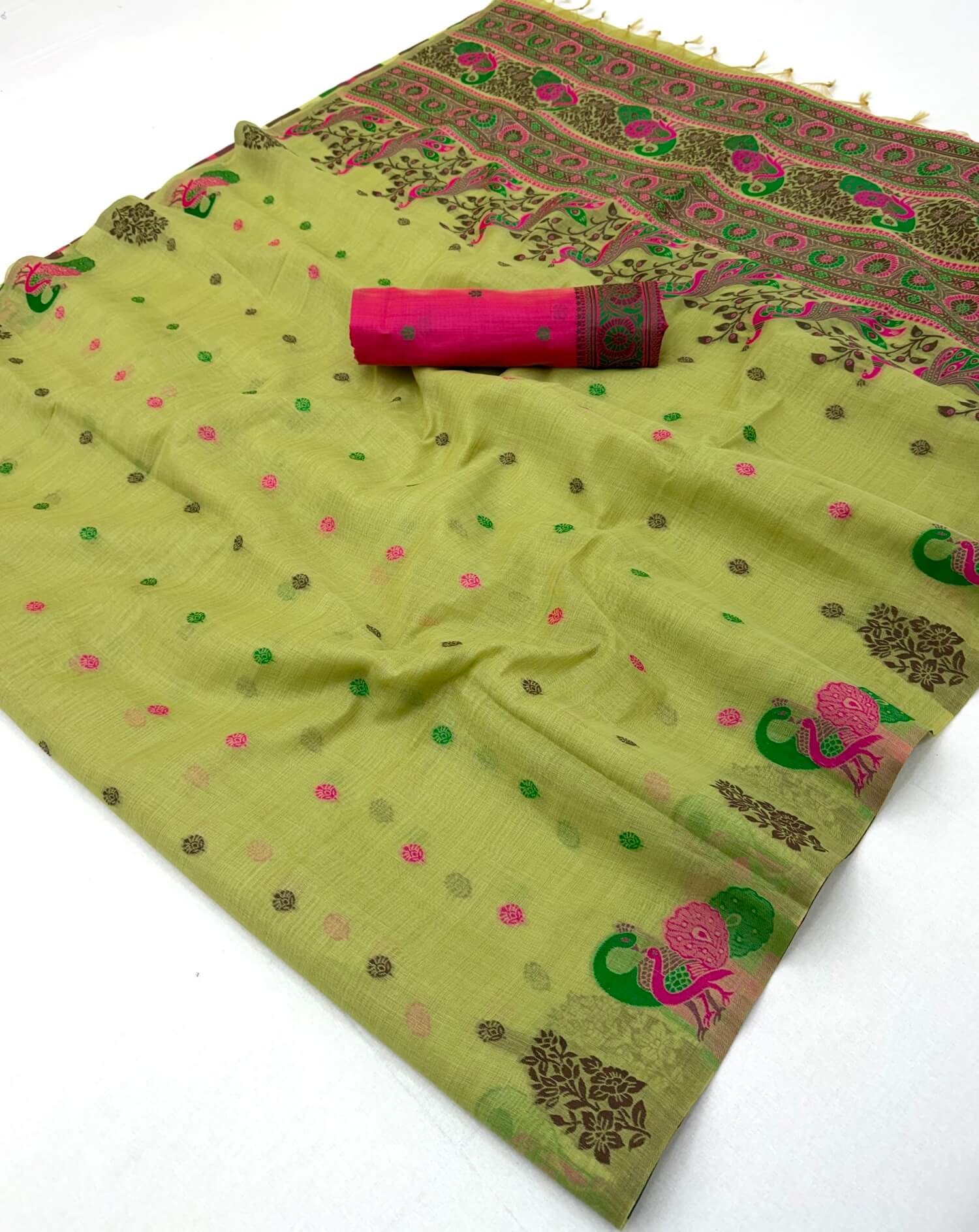 Artistic Green Pure Munga Cotton Silk Saree With Gleaming Blouse Piece