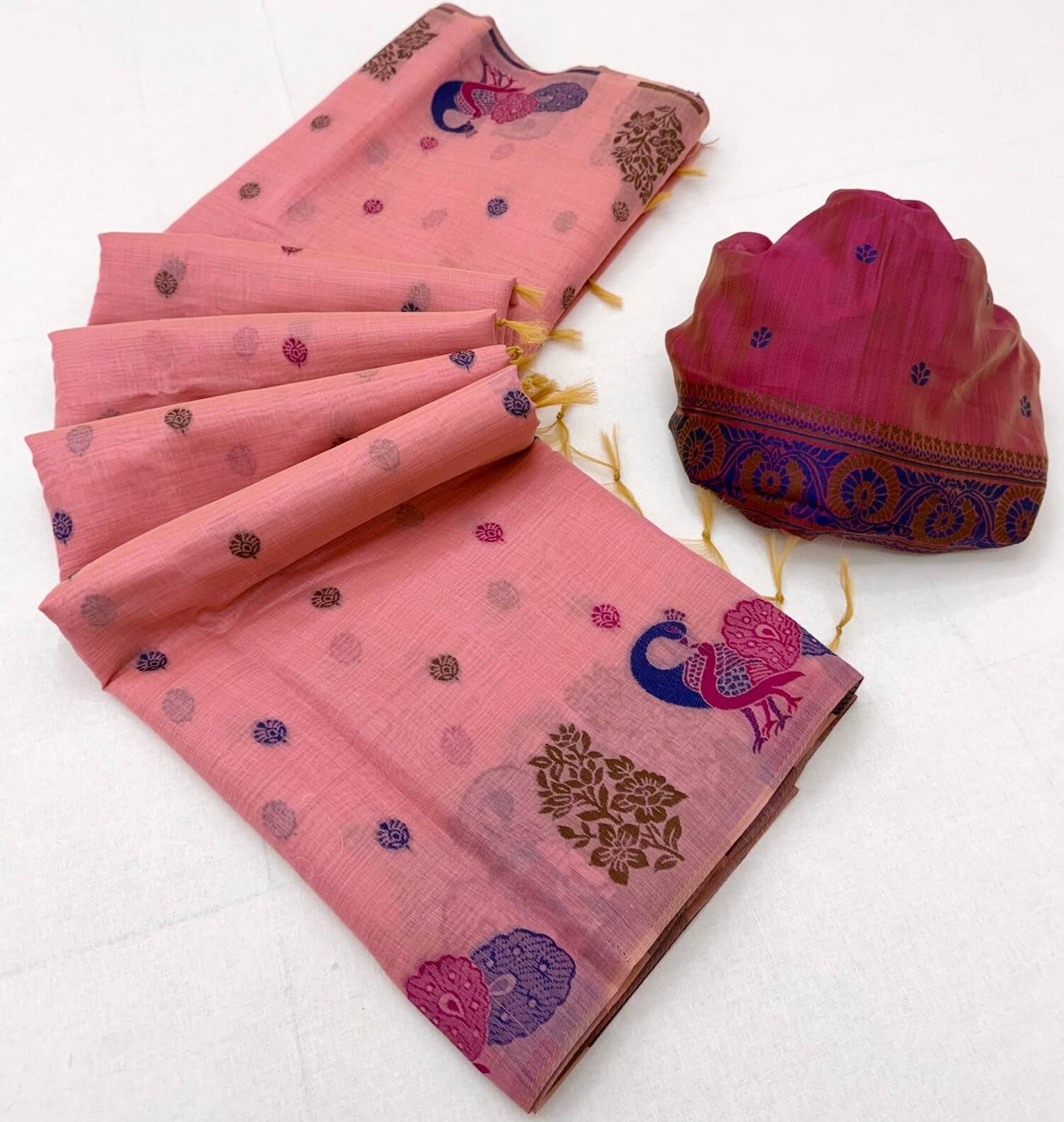 Sumptuous Pink Pure Munga Cotton Silk Saree With Scintillating Blouse Piece