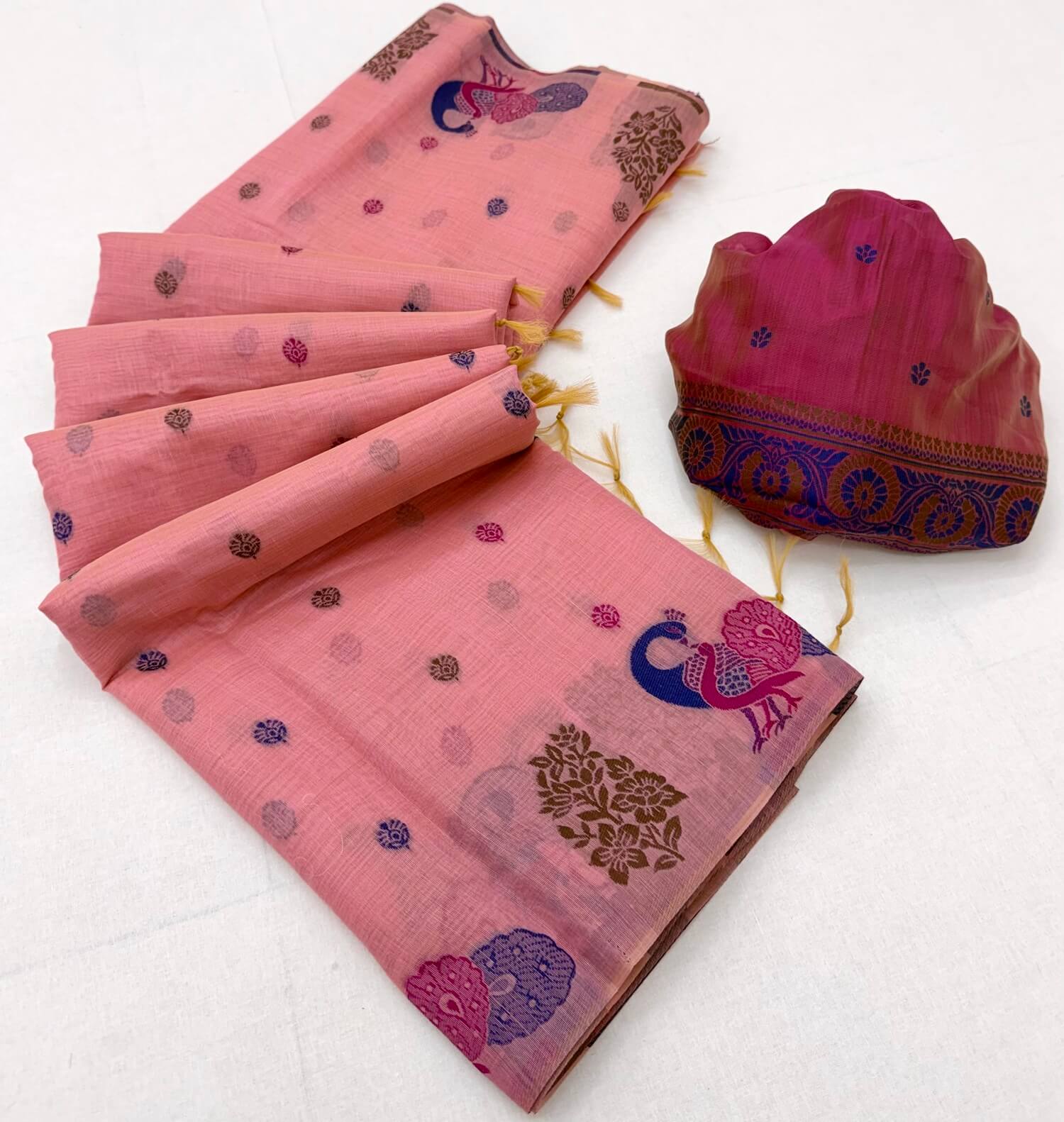 Sumptuous Pink Pure Munga Cotton Silk Saree With Scintillating Blouse Piece